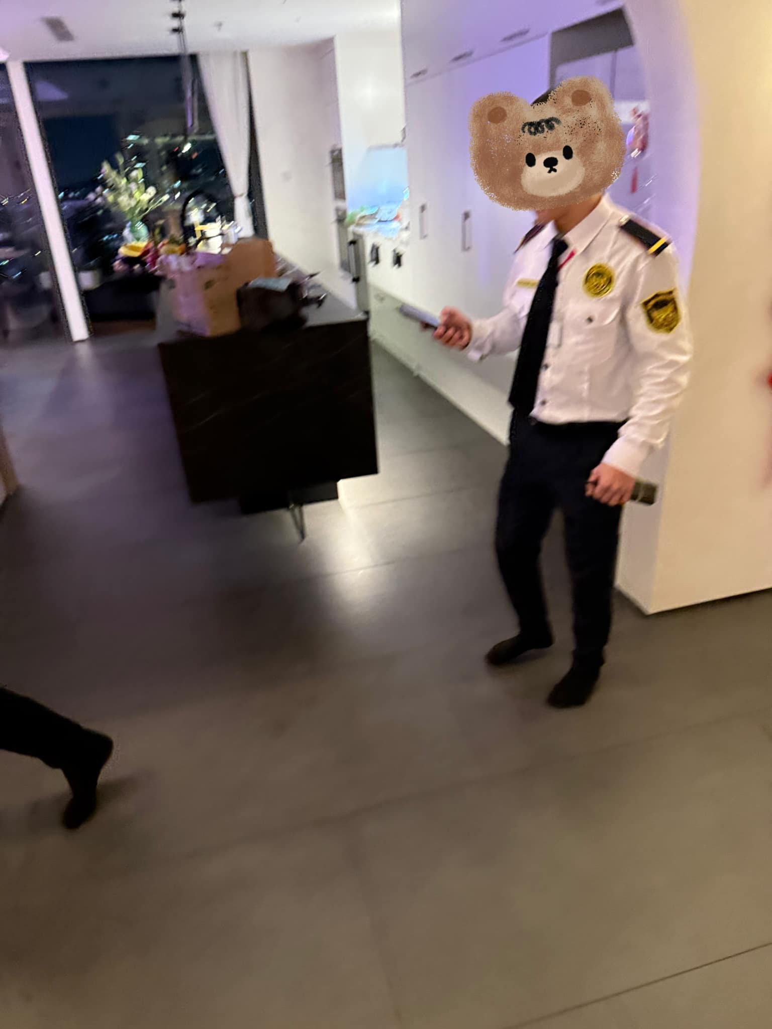 Người đẹp Vbiz gặp sự cố đến mức bảo vệ gấp rút lên nhà, hoá ra vì 1 thói quen đêm Giao thừa- Ảnh 1. Người đẹp Vbiz gặp sự cố đến mức bảo vệ gấp rút lên nhà, hoá ra vì 1 thói quen đêm Giao thừa- Ảnh 1.