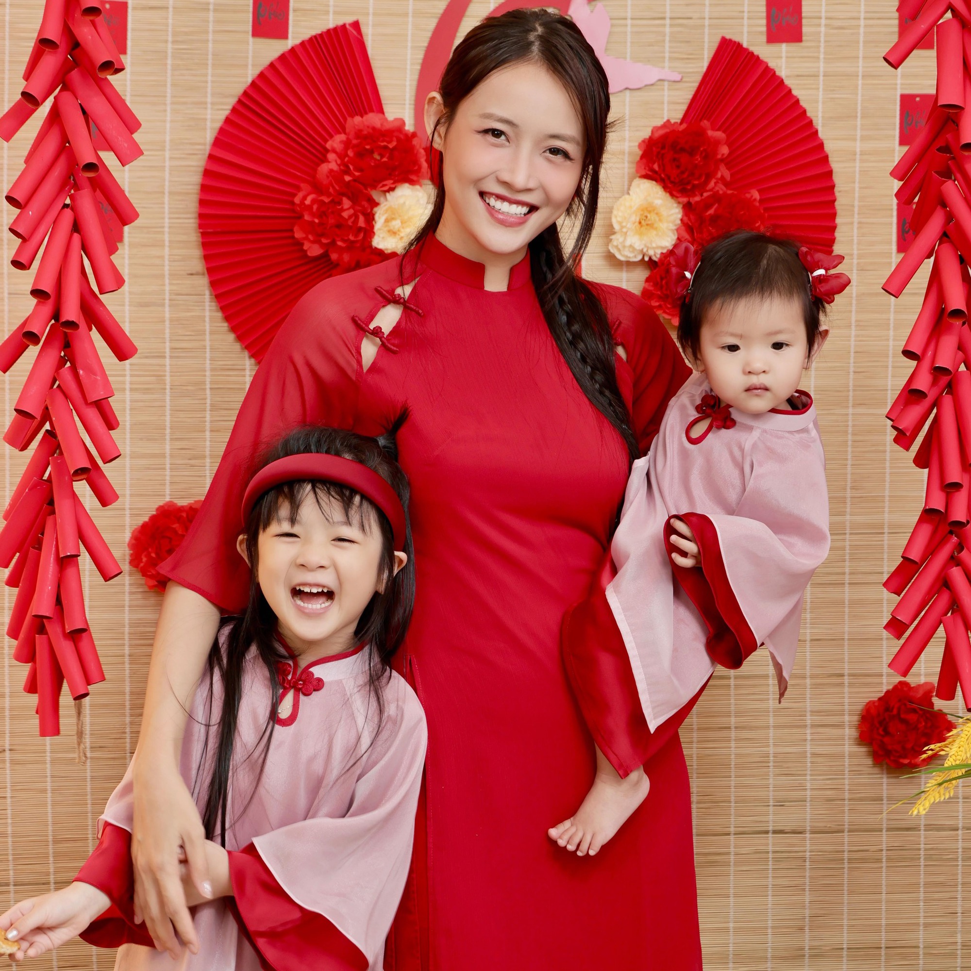 Đưa con bị sốt nhập viện gấp, sao nữ Vbiz xúc động trước việc làm này của lực lượng cảnh sát- Ảnh 2.