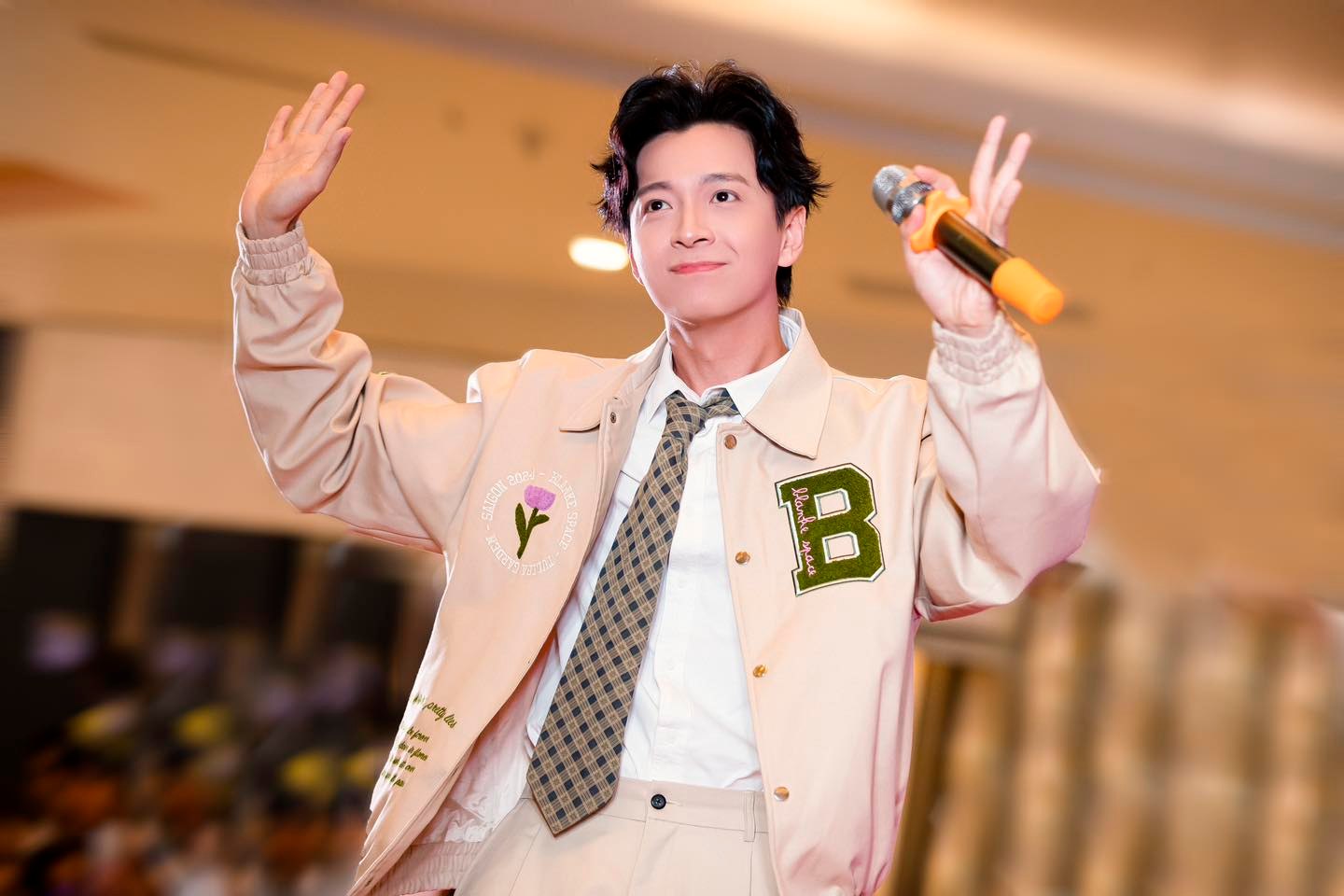 Ngoại hình điển trai của Ngoại hình điển trai của