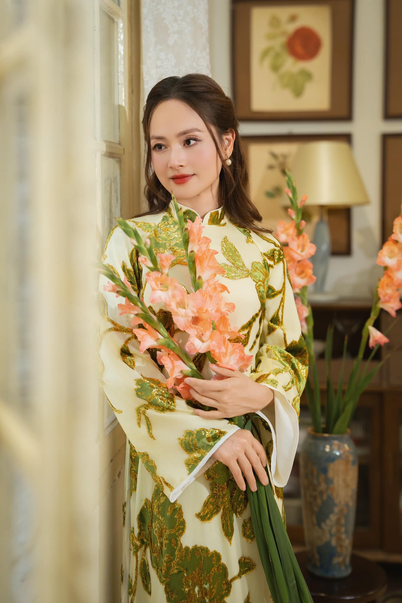 Tại sao Lan Phương lại địu con nhỏ tới toà xử ly hôn với chồng Tây?- Ảnh 2.