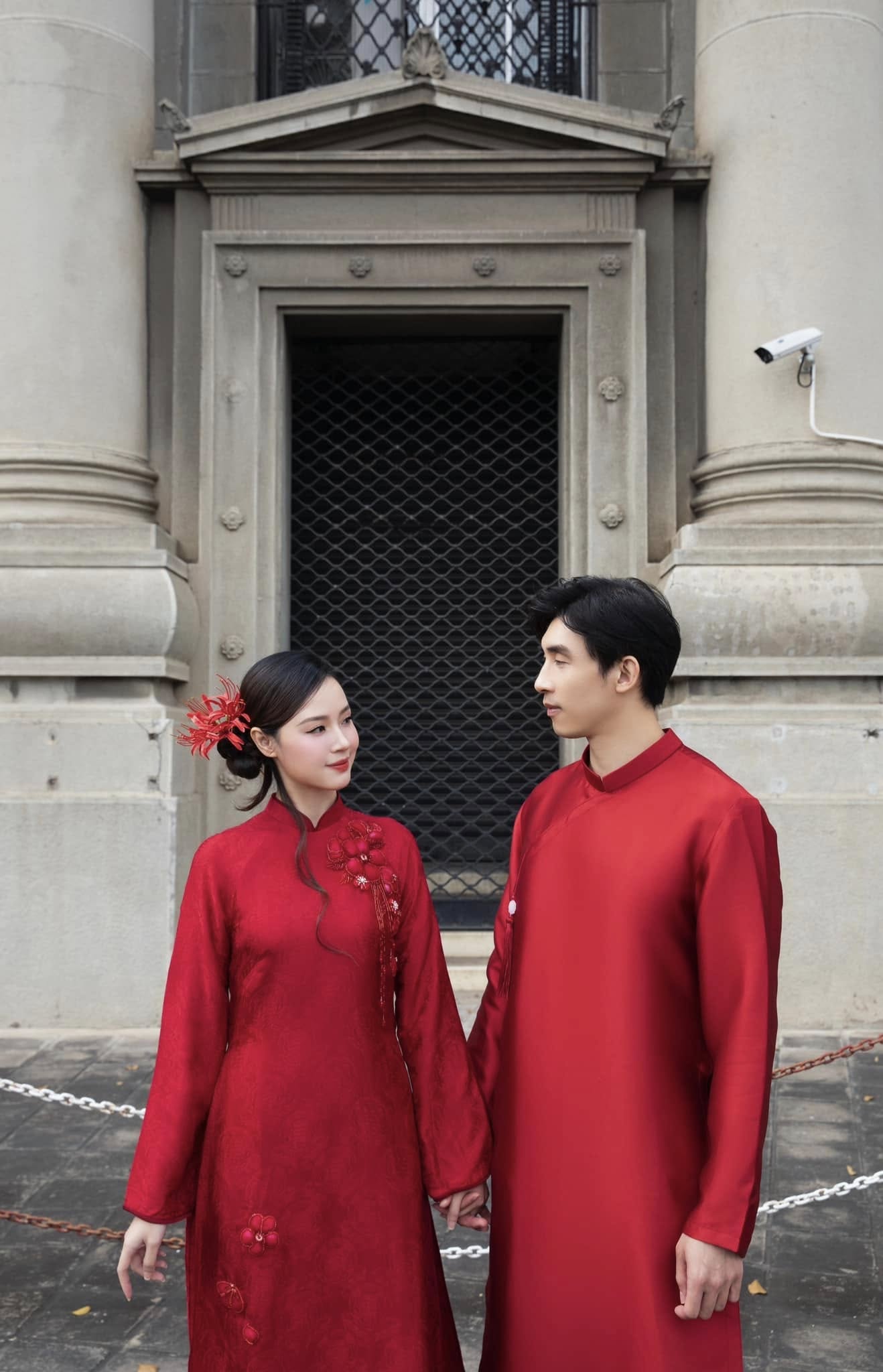 Vợ chồng Midu mùng 2 Tết: Tung bộ ảnh ngập Vợ chồng Midu mùng 2 Tết: Tung bộ ảnh ngập