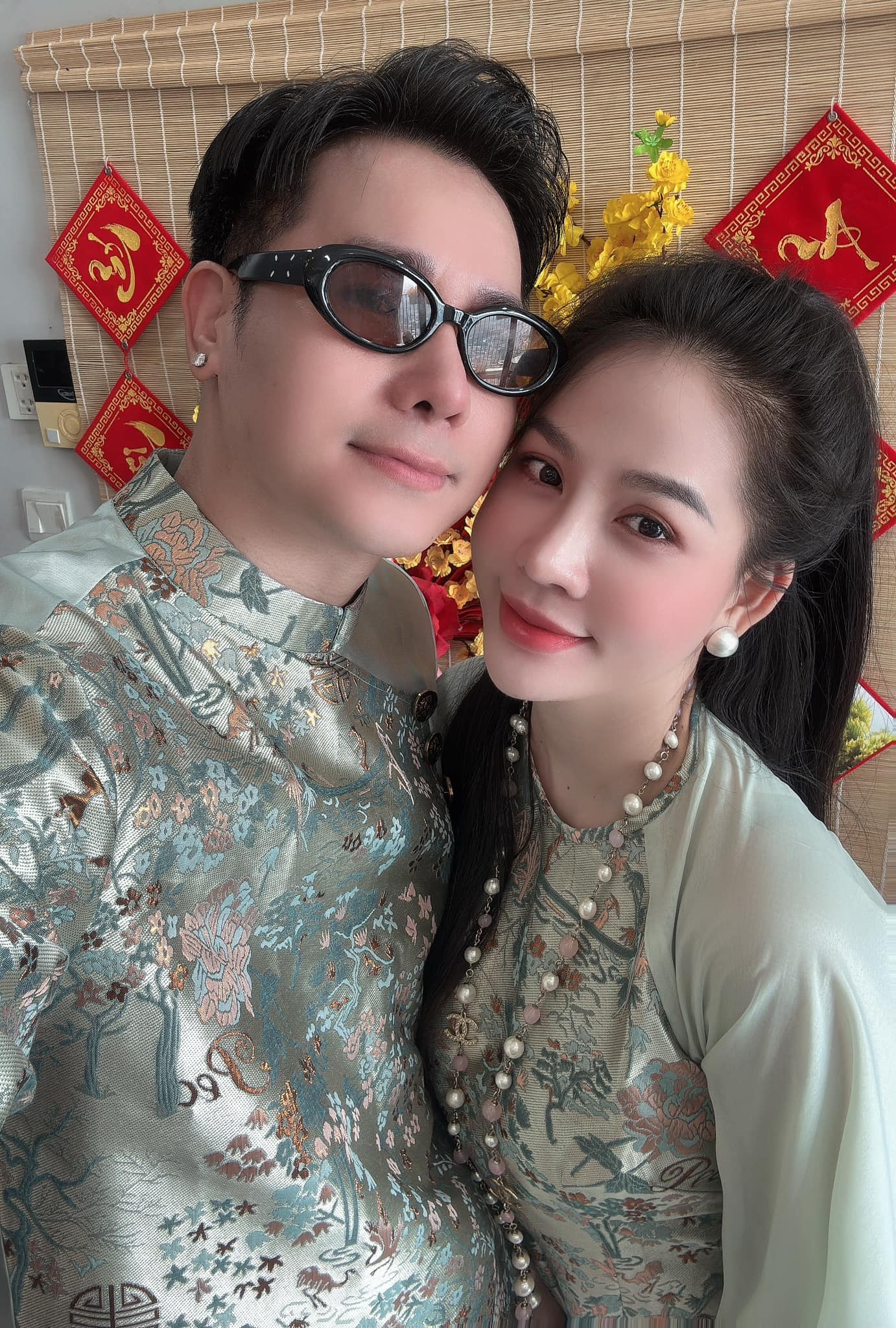 Chuyện thật như đùa: Sao nam Vbiz từng bị tố ngoại tình nay tái hợp người cũ, còn chuẩn bị kết hôn- Ảnh 6. Chuyện thật như đùa: Sao nam Vbiz từng bị tố ngoại tình nay tái hợp người cũ, còn chuẩn bị kết hôn- Ảnh 6.