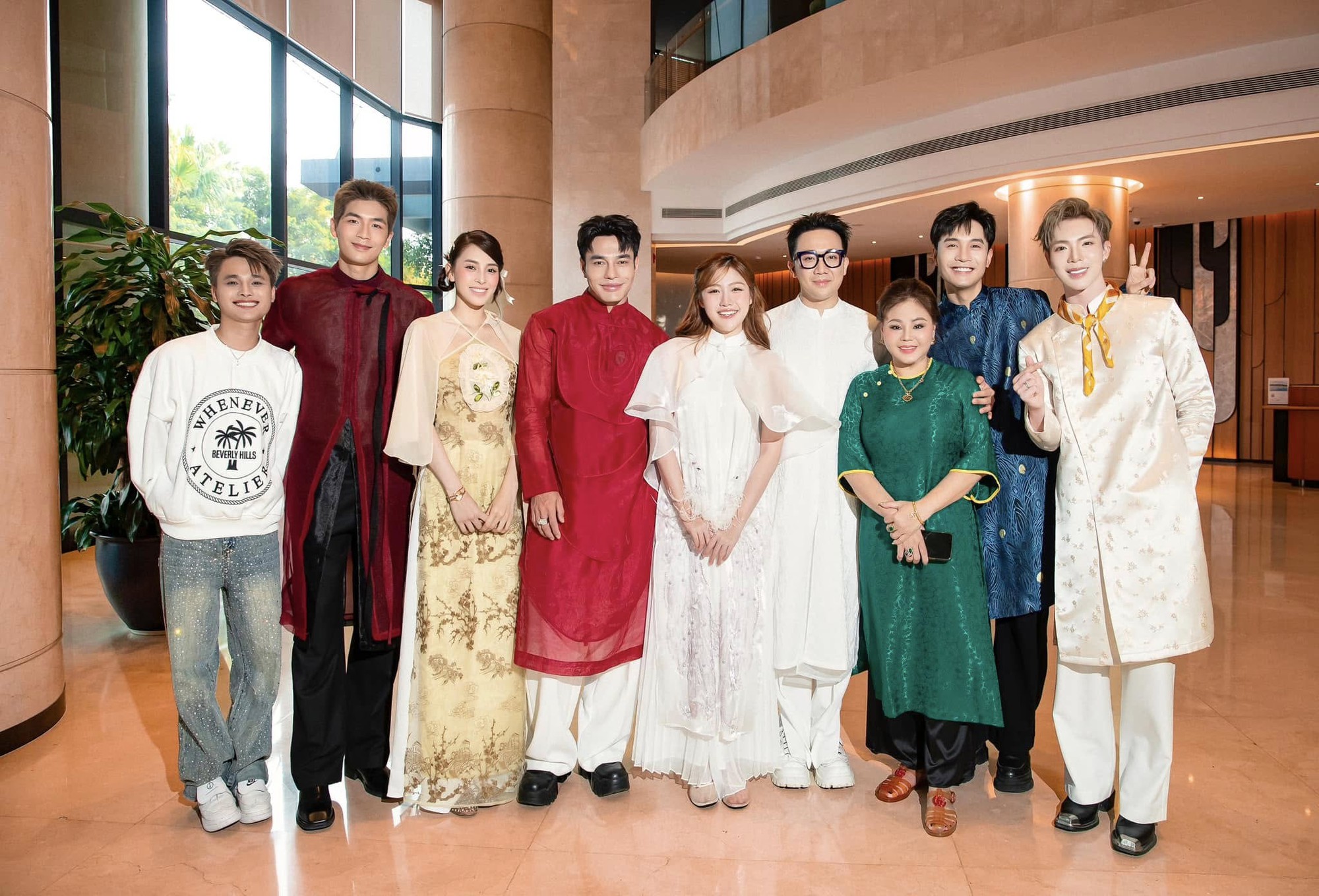 Lê Giang lộ diện sau ồn ào Quốc Thuận chê Bộ Tứ Báo Thủ, Trấn Thành nói đúng 1 câu- Ảnh 3.