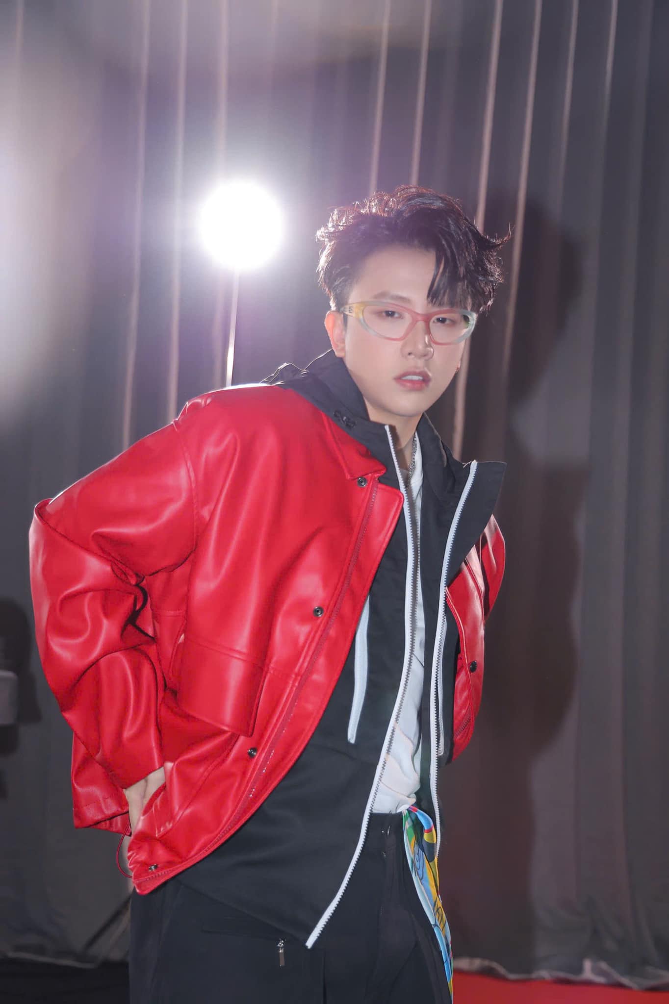 Động thái mới của sao nam Vbiz bị đồng nghiệp tố có con với fan: Động thái mới của sao nam Vbiz bị đồng nghiệp tố có con với fan: