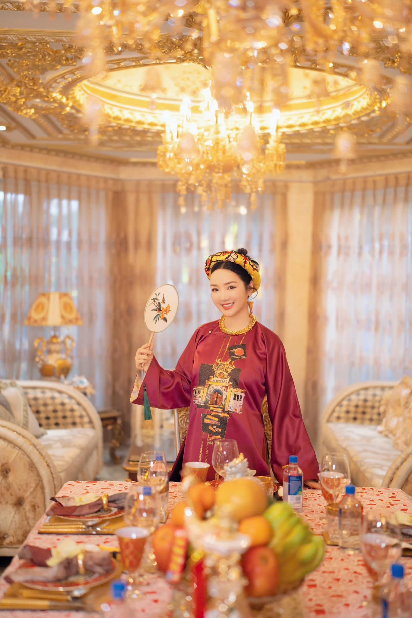 Nữ nghệ sĩ sở hữu biệt thự 4 tầng, rộng 1000m2 ở Thủ Đức, 54 tuổi đẹp nuột nà như 20 nhưng lẻ bóng- Ảnh 4.