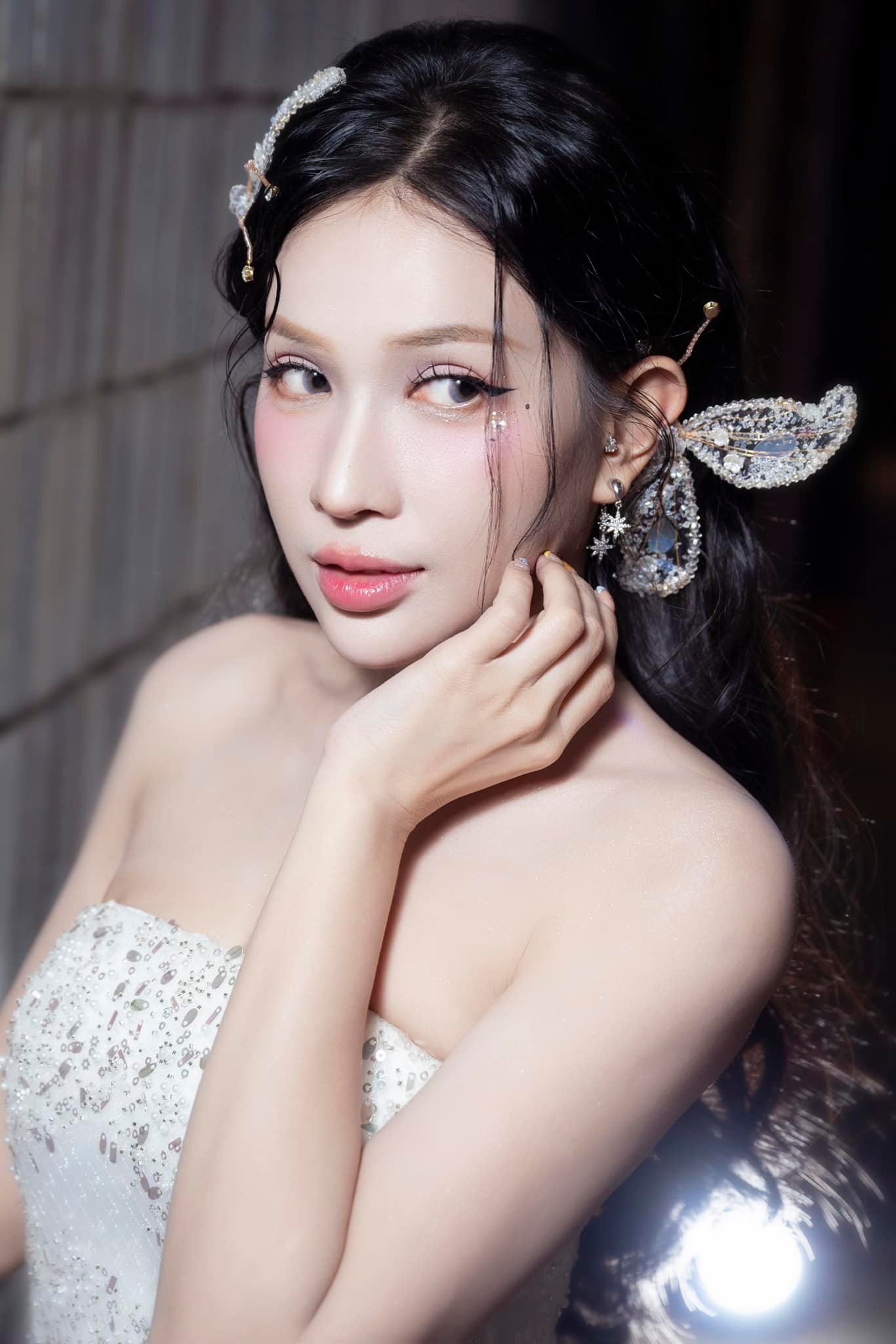 Mỹ nhân 18+ hot nhất Vbiz hiện tại: Phú bà siêu giàu Mỹ nhân 18+ hot nhất Vbiz hiện tại: Phú bà siêu giàu