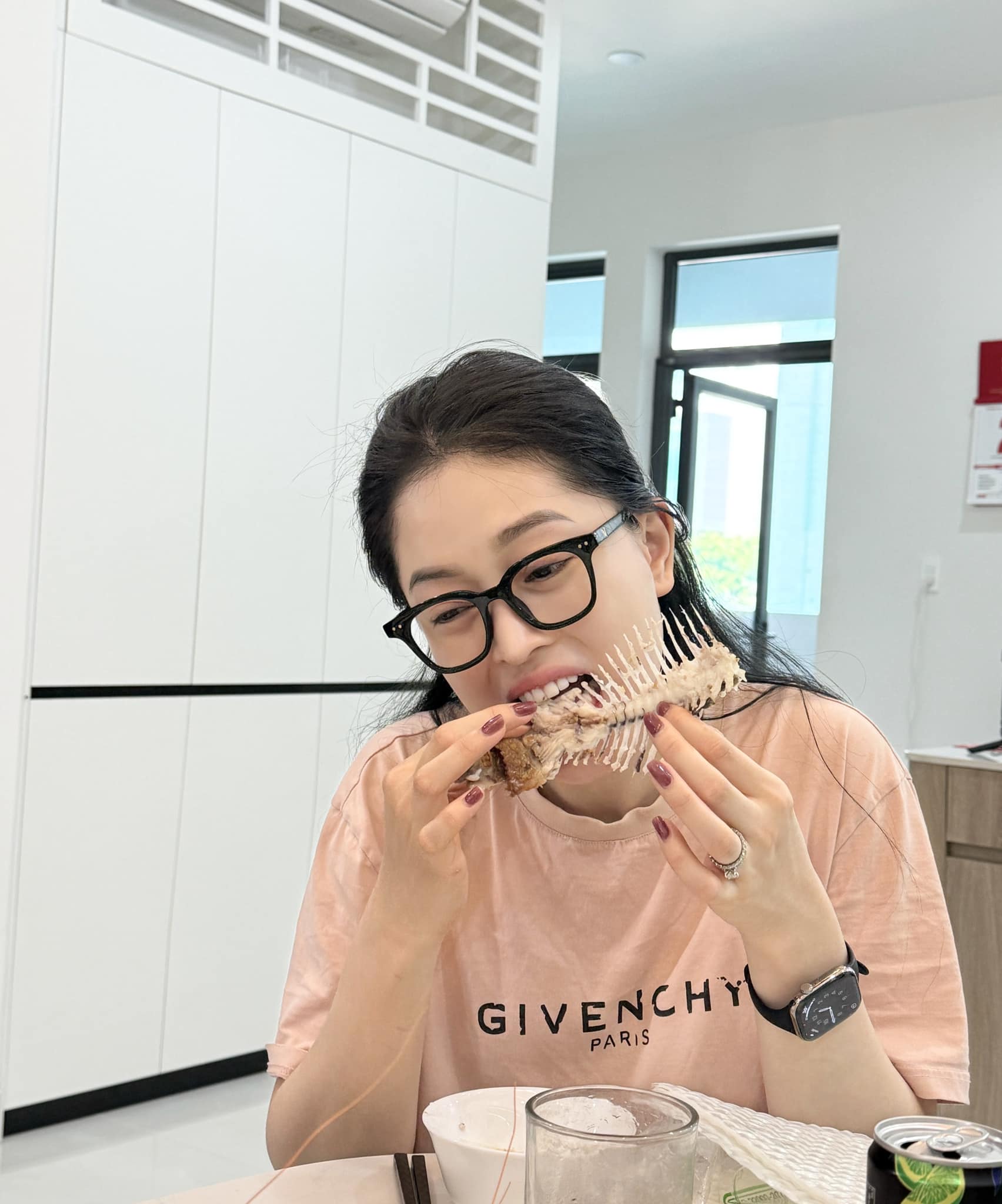 Vợ sao nam Vbiz giật mình khi phát hiện bị quay lén, gần 2 triệu người xem xong đồng loạt nói câu này- Ảnh 4.