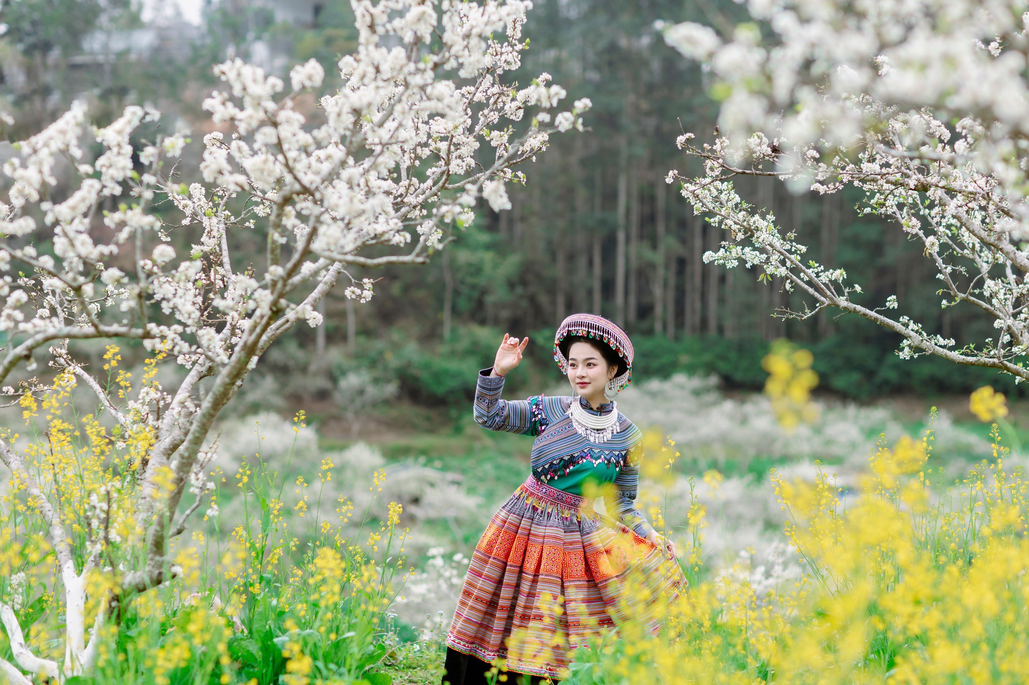 476677924_9690412650992653_5645159570815165188_n-1739255603-210-width2048height1365 Thiếu nữ khoe sắc xuân giữa khung cảnh tuyệt đẹp Bắc Hà - 1