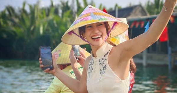 Công chúa giải trí Thái Lan đến Hội An 476754264 1148821069949030 5608824107748414222 n 5838 107 1739202036369 1739202036660493583503 182 0 520 645 crop 1739202132367802853403jpg