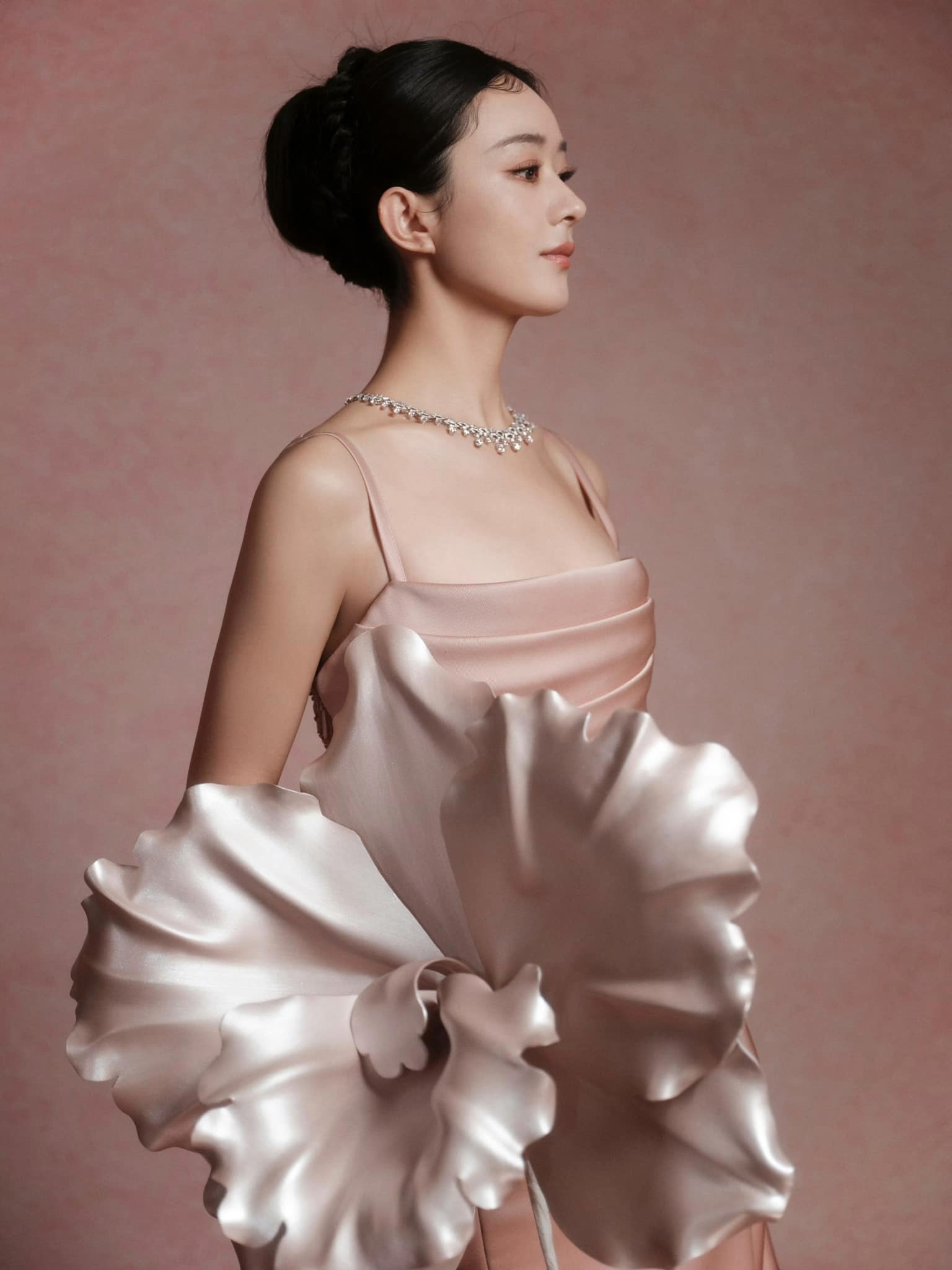 Sau 14 năm bị đặt lên bàn cân, Triệu Lệ Dĩnh – Dương Mịch bất ngờ gặp nhau ở tinh thần