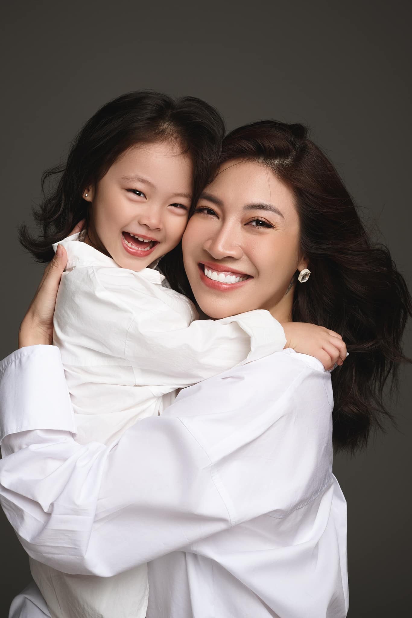 Pha Lê hốt hoảng vì con gái bị bệnh, sốt liên tục không thuyên giảm: