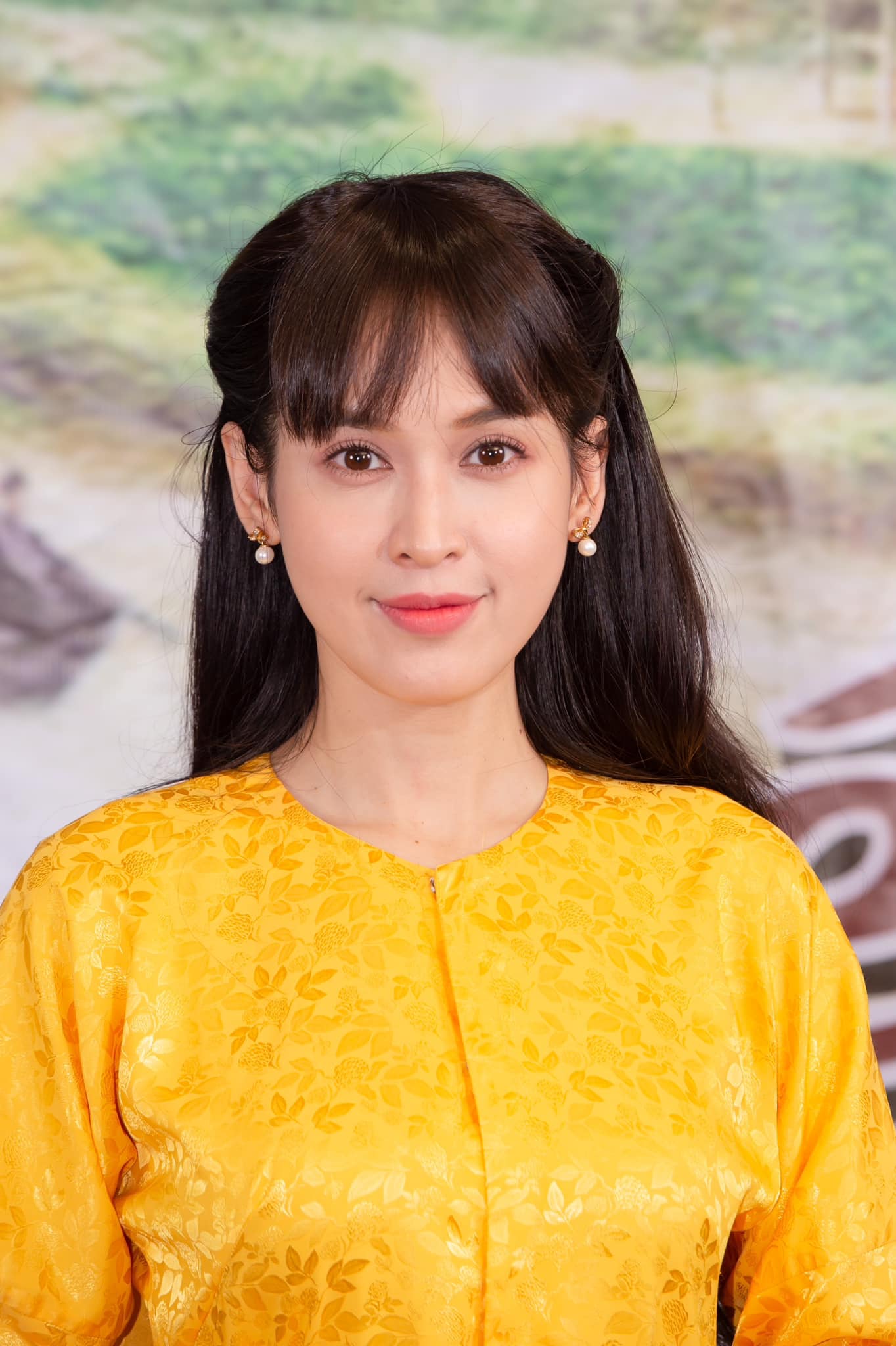 Mỹ nhân Vbiz gây sốc vì nhan sắc biến dạng, mặt hóp mí sụp đến mức phải tự nhận mình là Mỹ nhân Vbiz gây sốc vì nhan sắc biến dạng, mặt hóp mí sụp đến mức phải tự nhận mình là