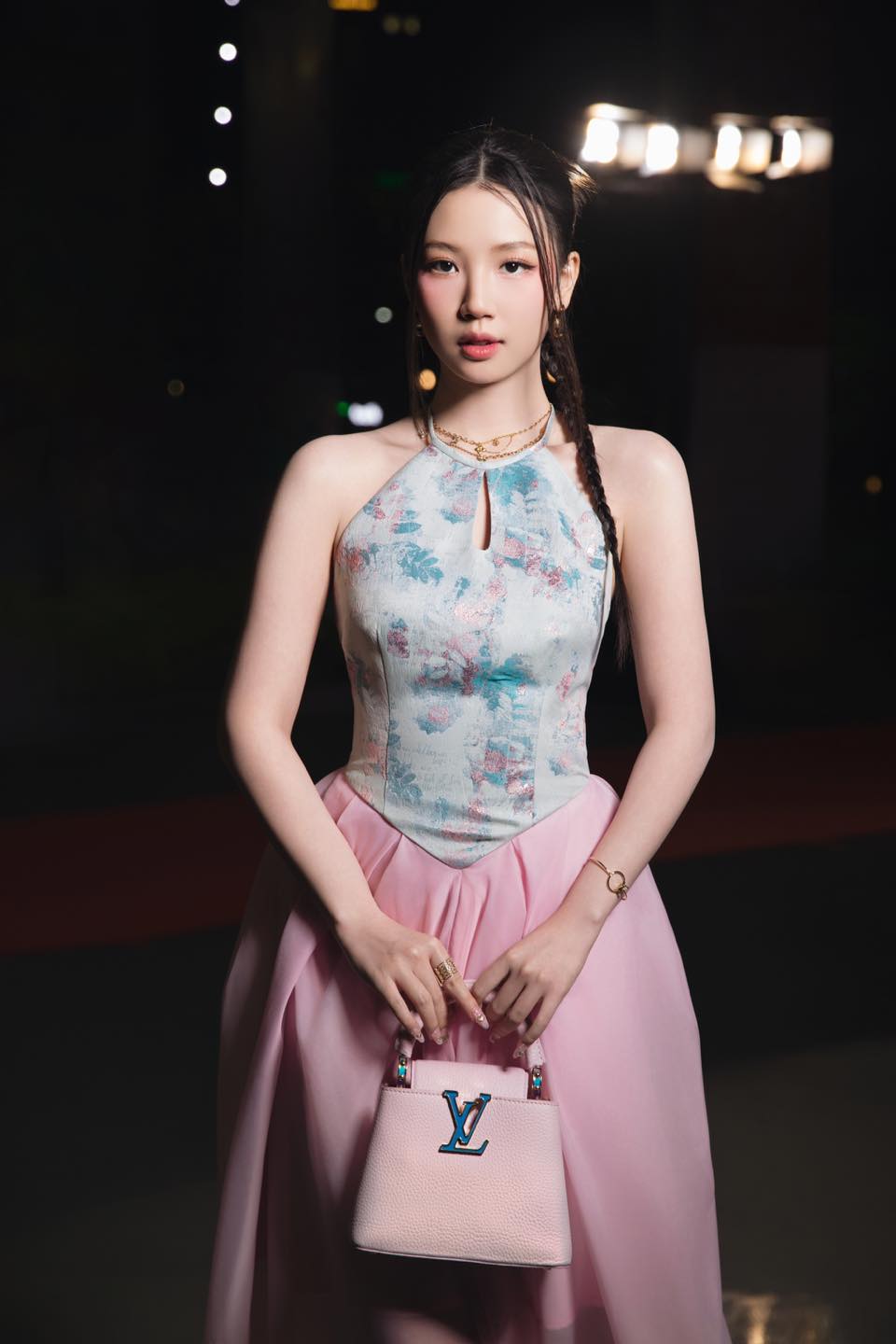 AMEE gây tranh cãi thái độ thiếu lịch sự vì lặp đi lặp lại 1 hành động khiến em trai Sơn Tùng sượng trân- Ảnh 9.