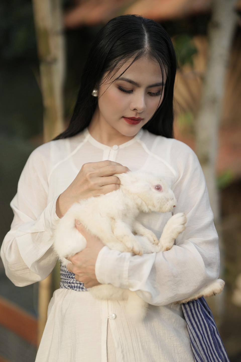 Nữ nghệ sĩ trẻ đẹp là CEO sở hữu spa làm đẹp, khu du lịch sinh thái 50.000m2, sinh 4 con cho đại gia- Ảnh 2.