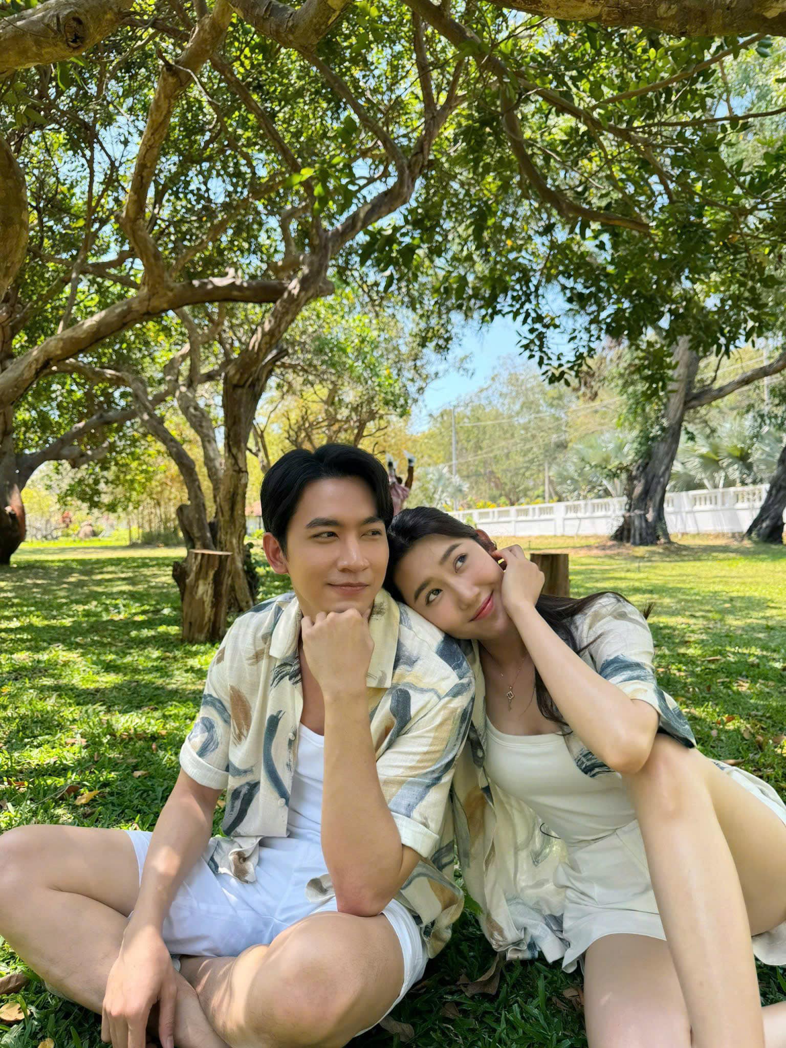 Đôi Vbiz lộ bí mật đang hẹn hò chỉ vì không để ý 1 hành động hầu như ai cũng làm mỗi ngày!- Ảnh 4. Đôi Vbiz lộ bí mật đang hẹn hò chỉ vì không để ý 1 hành động hầu như ai cũng làm mỗi ngày!- Ảnh 4.