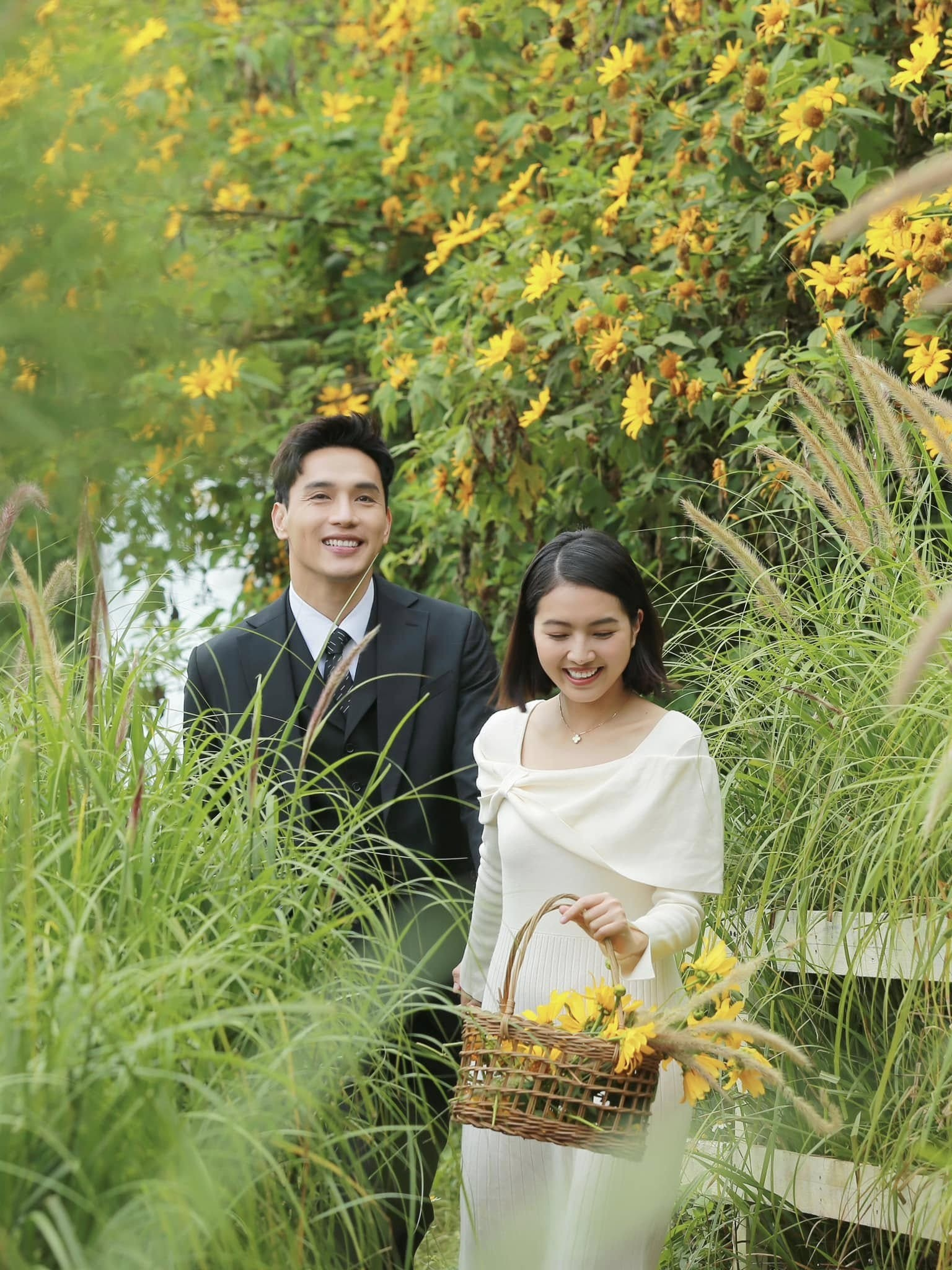 Cặp đôi Vbiz công khai nắm tay tình tứ, bị đồng nghiệp khui luôn mối quan hệ thật- Ảnh 9.