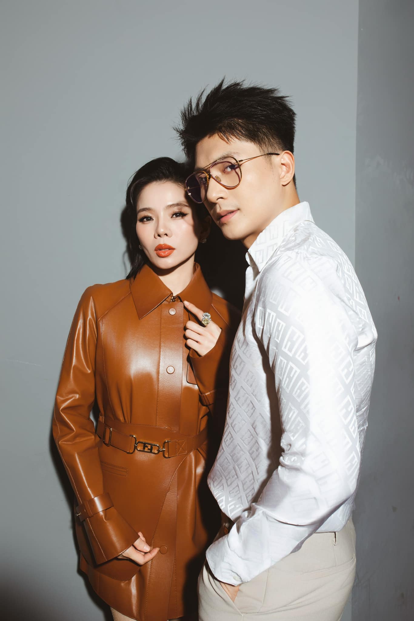 Đôi bạn từng thân Hà Hồ - Lệ Quyên: Người được chồng Việt Kiều hộ tống khắp nơi, người được tình trẻ tặng quà vẫn bị Đôi bạn từng thân Hà Hồ - Lệ Quyên: Người được chồng Việt Kiều hộ tống khắp nơi, người được tình trẻ tặng quà vẫn bị