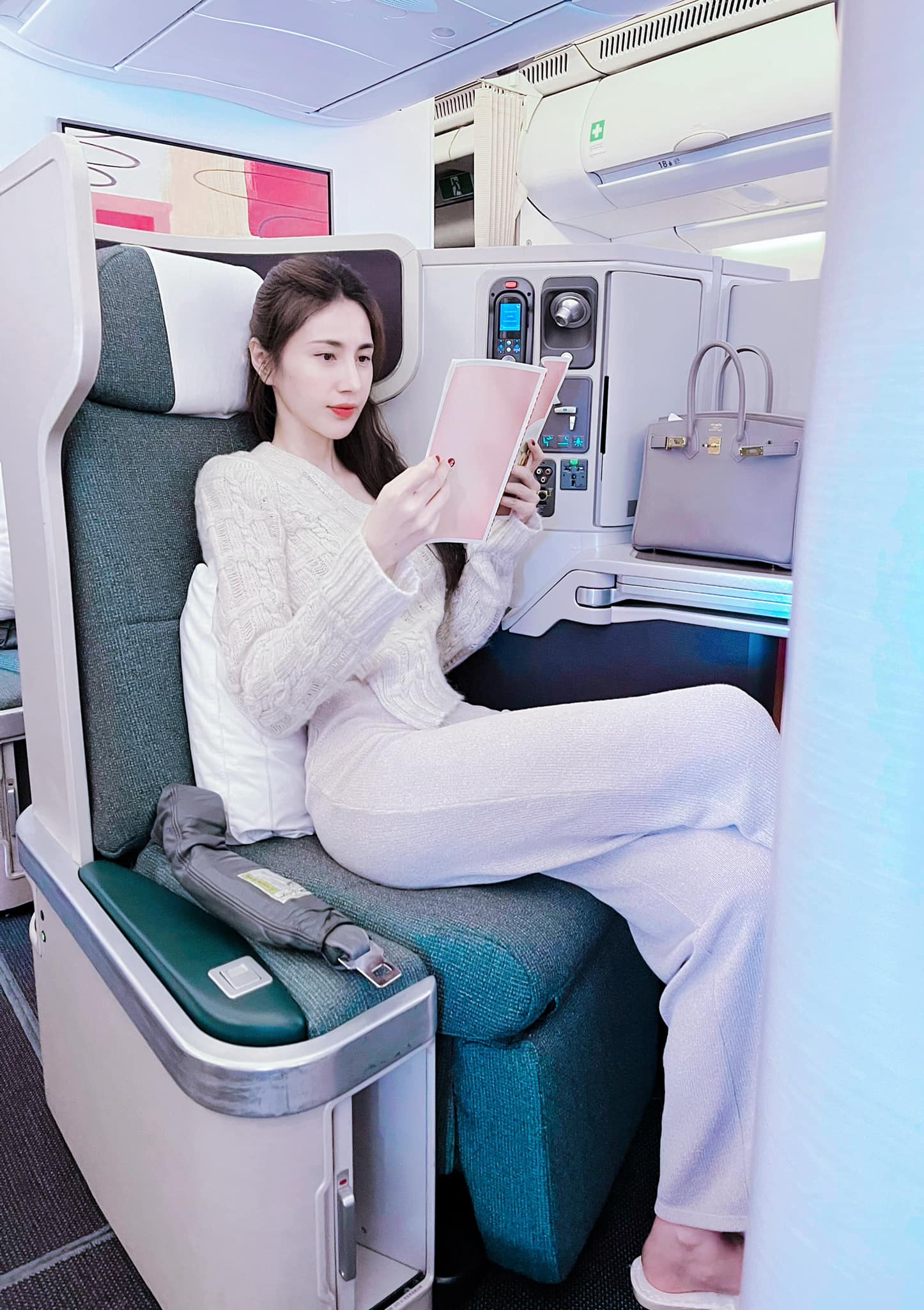 Thuỷ Tiên biến mất bí ẩn- Ảnh 2. Thuỷ Tiên biến mất bí ẩn- Ảnh 2.