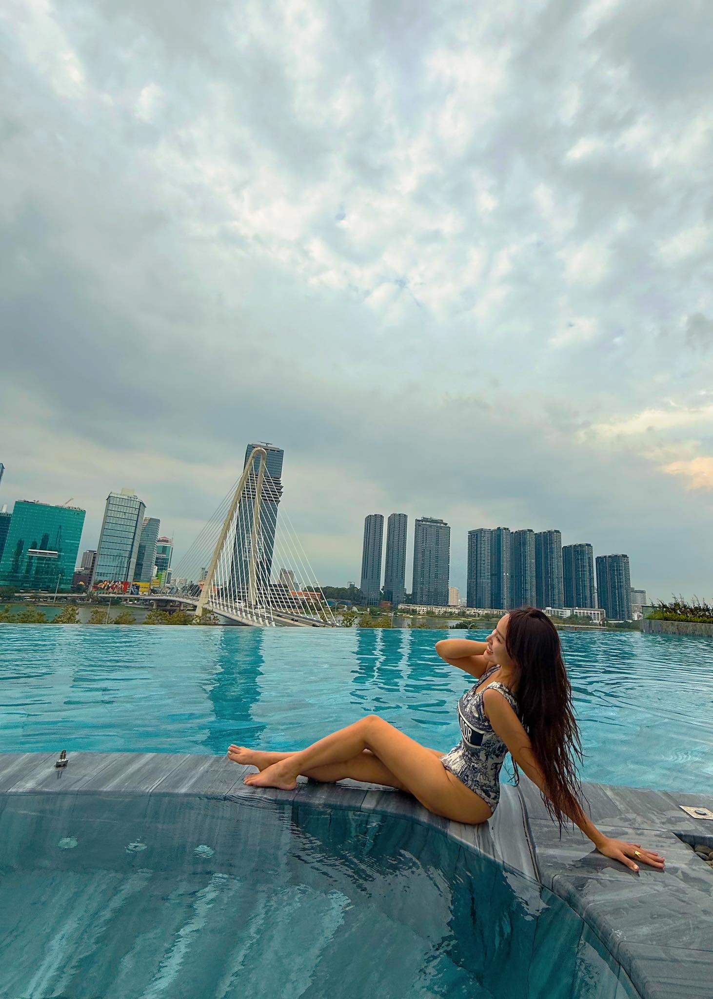 Nhan sắc nữ nghệ sĩ có 1 con riêng, tái hôn với đại gia, được chồng hai chiều chuộng, sống giàu sang- Ảnh 11. Nhan sắc nữ nghệ sĩ có 1 con riêng, tái hôn với đại gia, được chồng hai chiều chuộng, sống giàu sang- Ảnh 11.