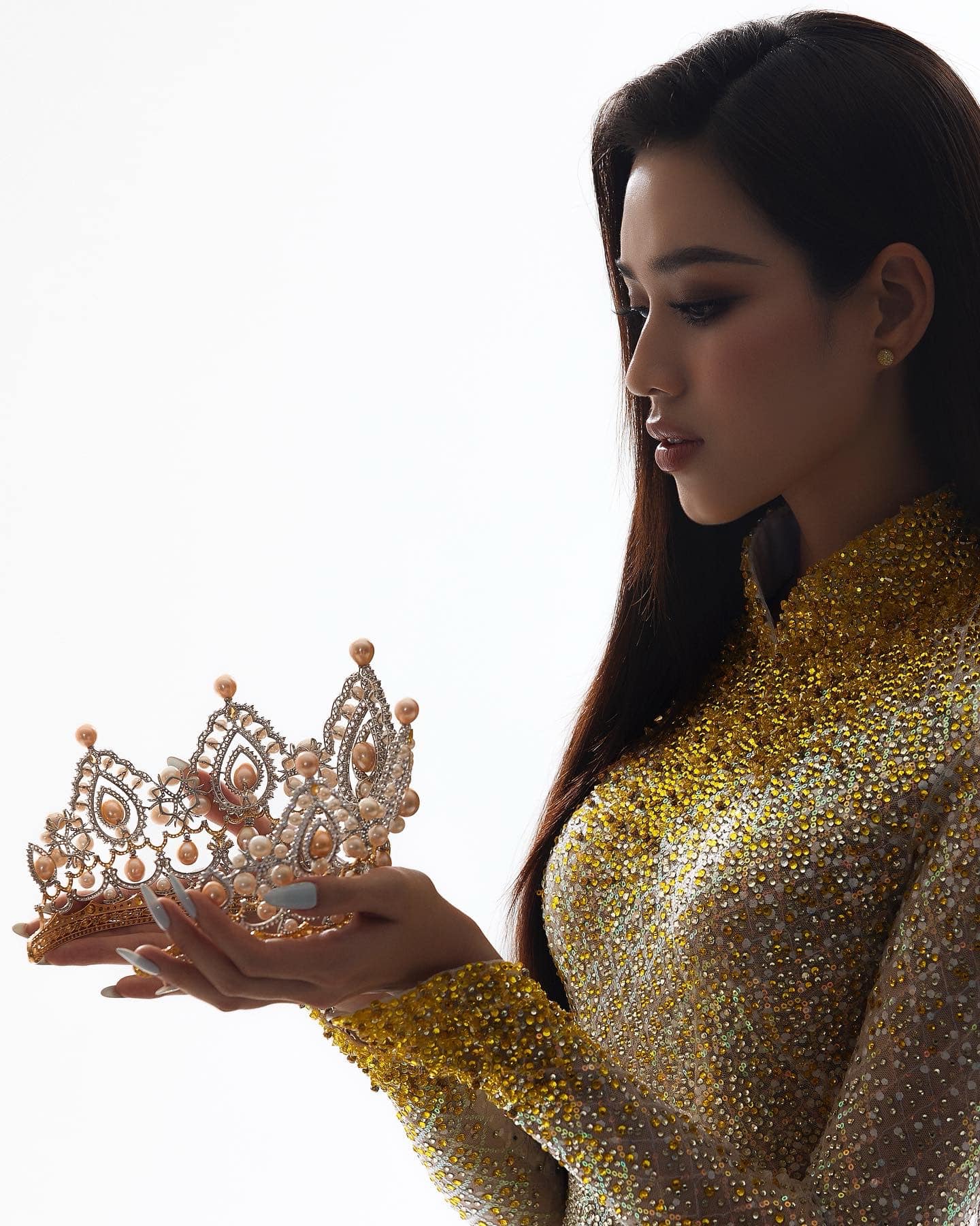 1 Hoa hậu Việt Nam có động thái y hệt Phương Nhi: Rục rịch kết hôn với thiếu gia?- Ảnh 1. 1 Hoa hậu Việt Nam có động thái y hệt Phương Nhi: Rục rịch kết hôn với thiếu gia?- Ảnh 1.