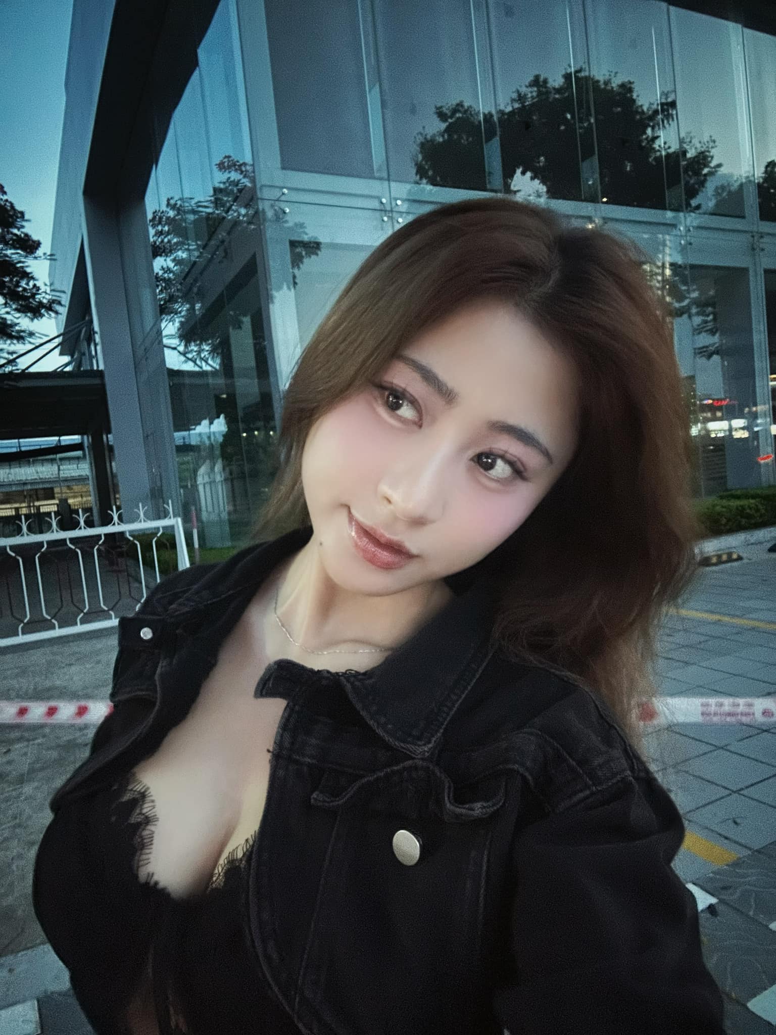 Nữ TikToker biến hình phong cách