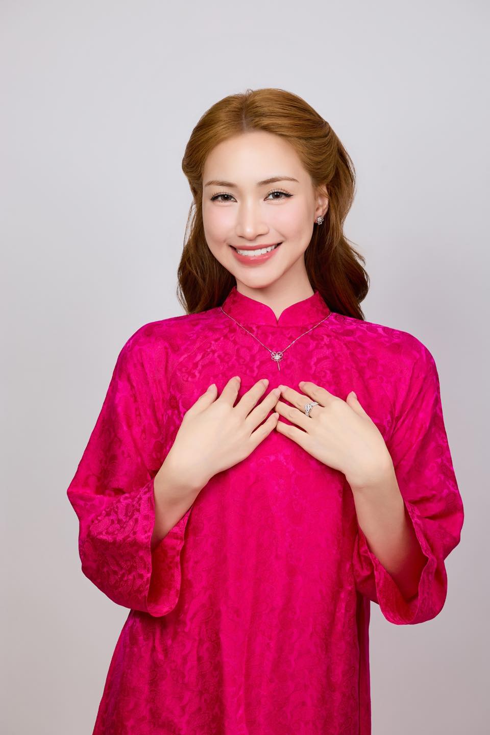 Hòa Minzy nhận khen thưởng từ lãnh đạo tỉnh Bắc Ninh- Ảnh 8. Hòa Minzy nhận khen thưởng từ lãnh đạo tỉnh Bắc Ninh- Ảnh 8.