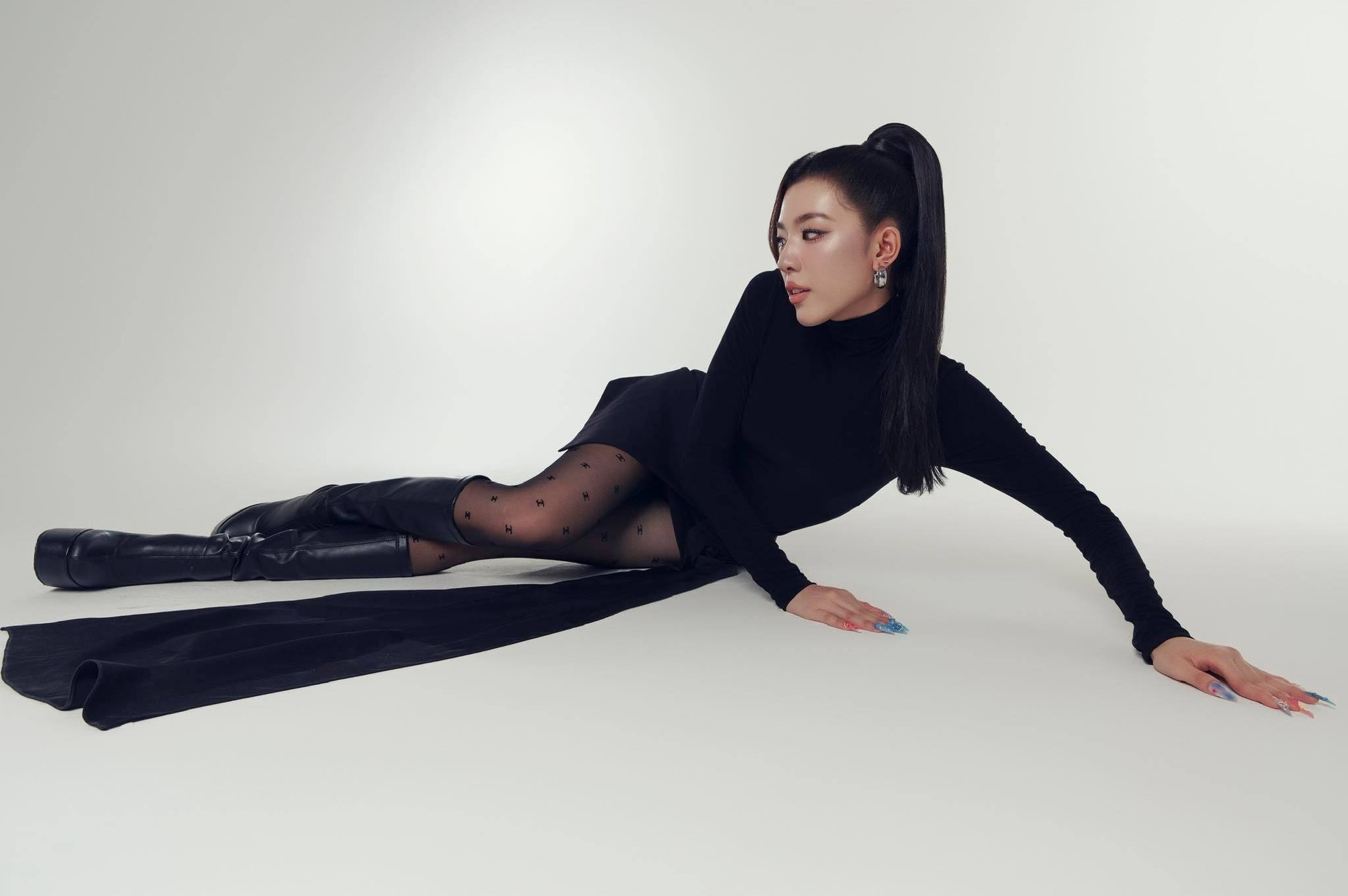 2 mỹ nhân viral nhất phim Top 1 hiện nay: Người sắc lạnh gợi cảm, người được so với sao Hàn- Ảnh 14.