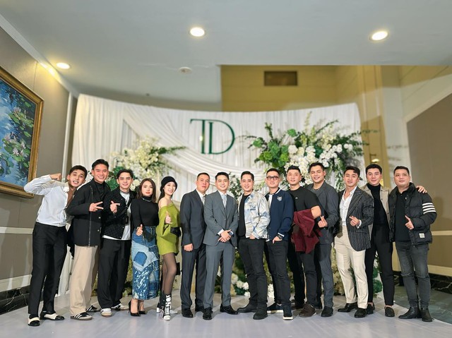 Nam diễn viên Vbiz kết hôn với bạn gái 9 năm: Dàn sao VTV đến chung vui, chi tiết về bố quá cố gây xúc động- Ảnh 3. Nam diễn viên Vbiz kết hôn với bạn gái 9 năm: Dàn sao VTV đến chung vui, chi tiết về bố quá cố gây xúc động- Ảnh 3.