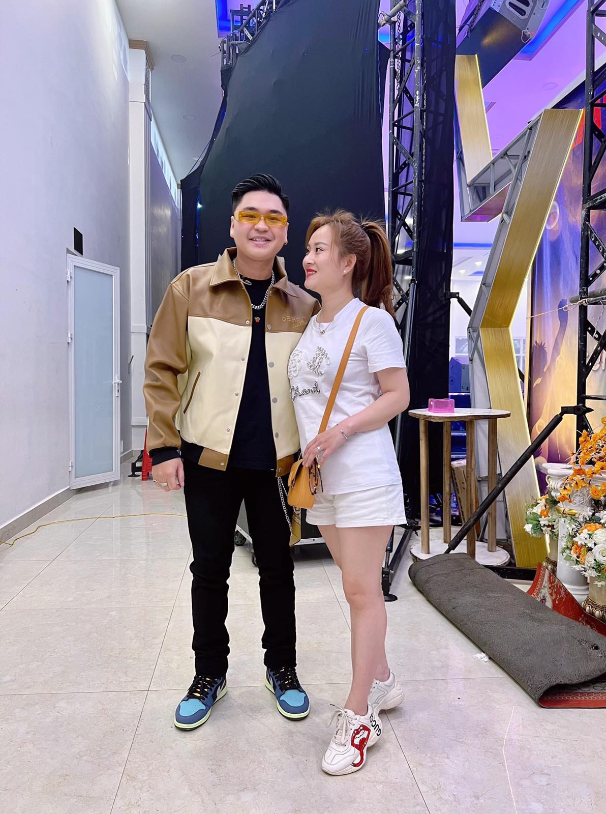 Vẻ ngoài bụi bặm, bên trong ấm áp ở tuổi 33 của nam ca sĩ lấy vợ lỡ một lần đò, có 2 con riêng- Ảnh 6.