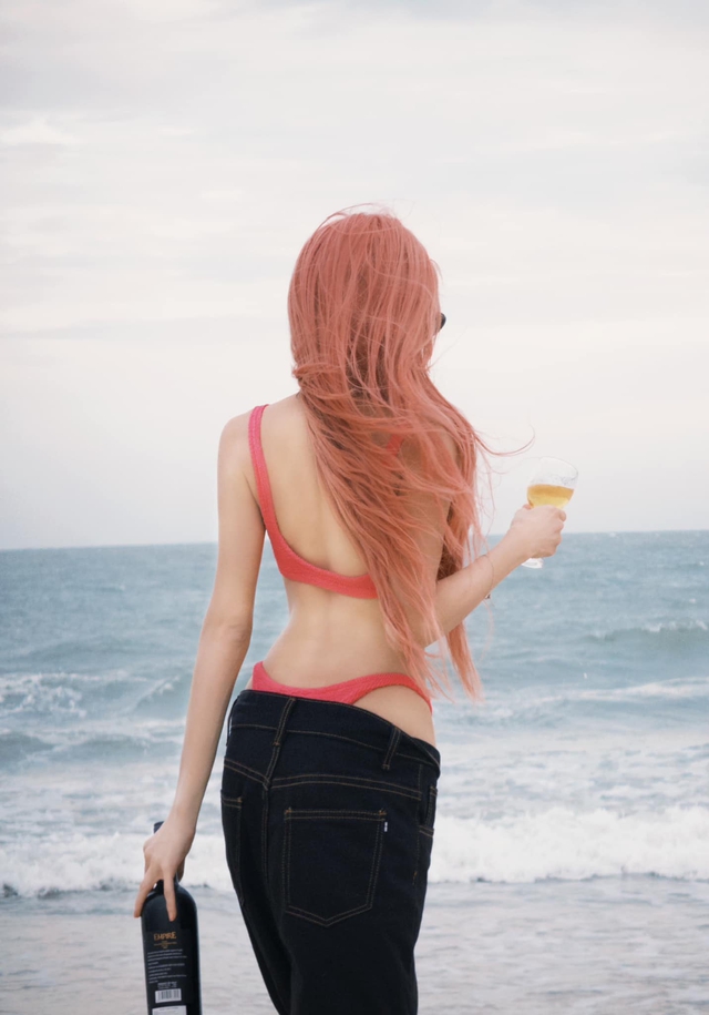 "Chị đẹp" Trang Pháp gia nhập đường đua bikini, sắc vóc nóng hơn thời tiết 48079601411793447835633324759361234018529187n 1742011262699146066143