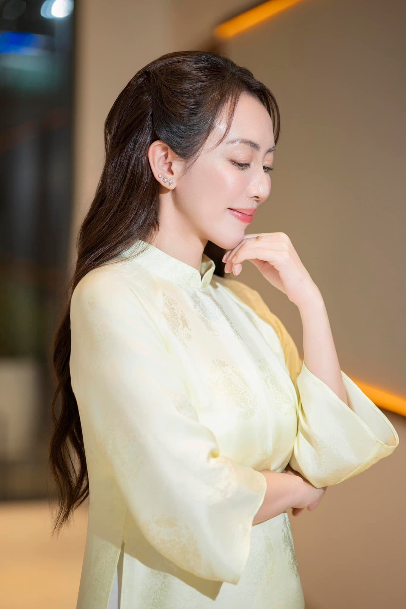 Sao nữ Vbiz bị khán giả đuổi khỏi sân khấu vì “xấu quá”, giờ là phú bà visual thăng hạng ngỡ ngàng- Ảnh 6.