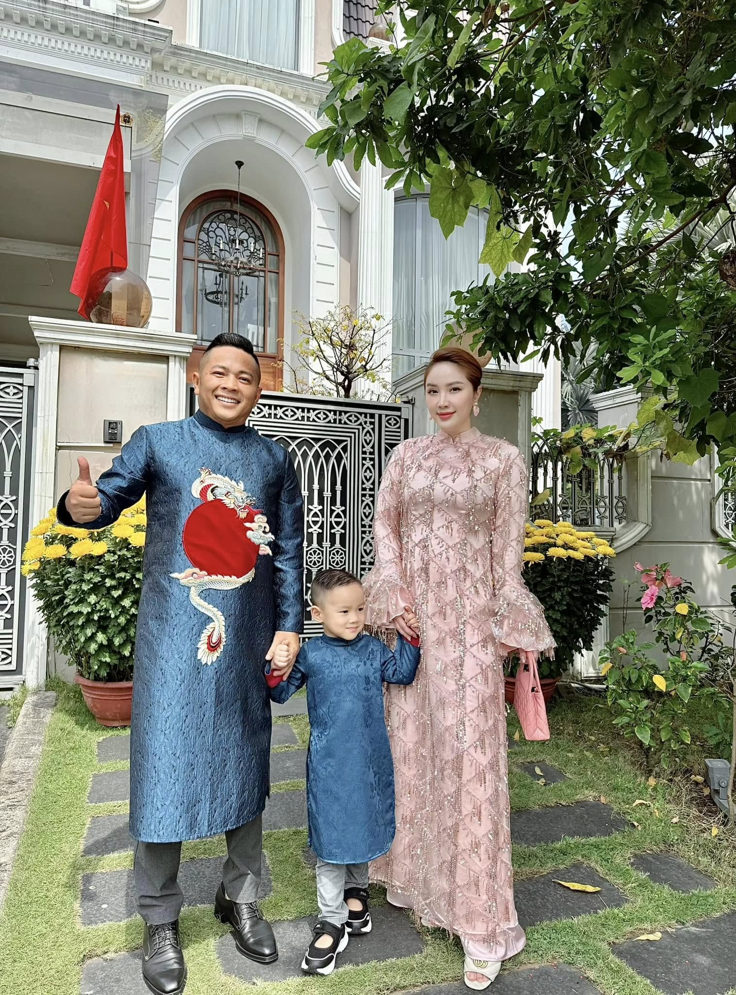 Nữ nghệ sĩ sở hữu biệt thự 2 mặt tiền ở TP.HCM, được đại gia chiều như công chúa, U40 đẹp căng tràn- Ảnh 5. Nữ nghệ sĩ sở hữu biệt thự 2 mặt tiền ở TP.HCM, được đại gia chiều như công chúa, U40 đẹp căng tràn- Ảnh 5.