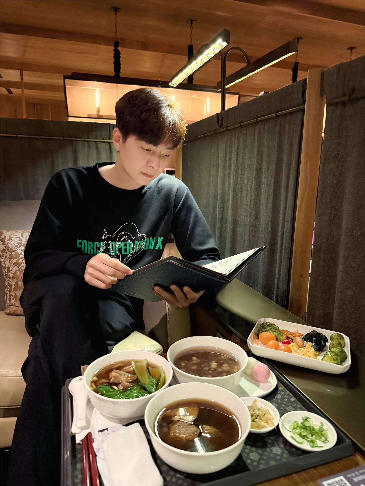 Ngoại hình điển trai của Ngoại hình điển trai của