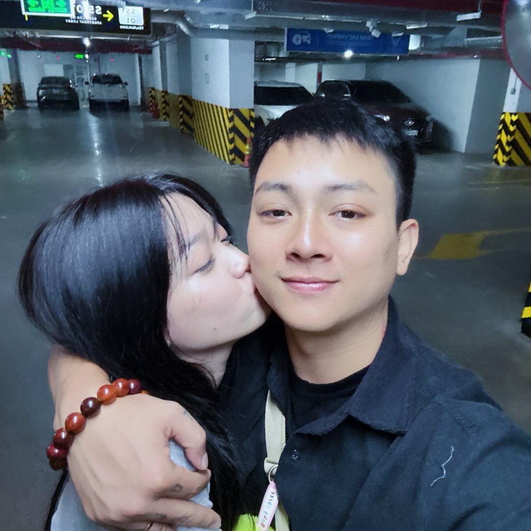 Danh tính bí ẩn bạn gái mới của Hoài Lâm, nhan sắc khi so kè với tình cũ 2k3 có