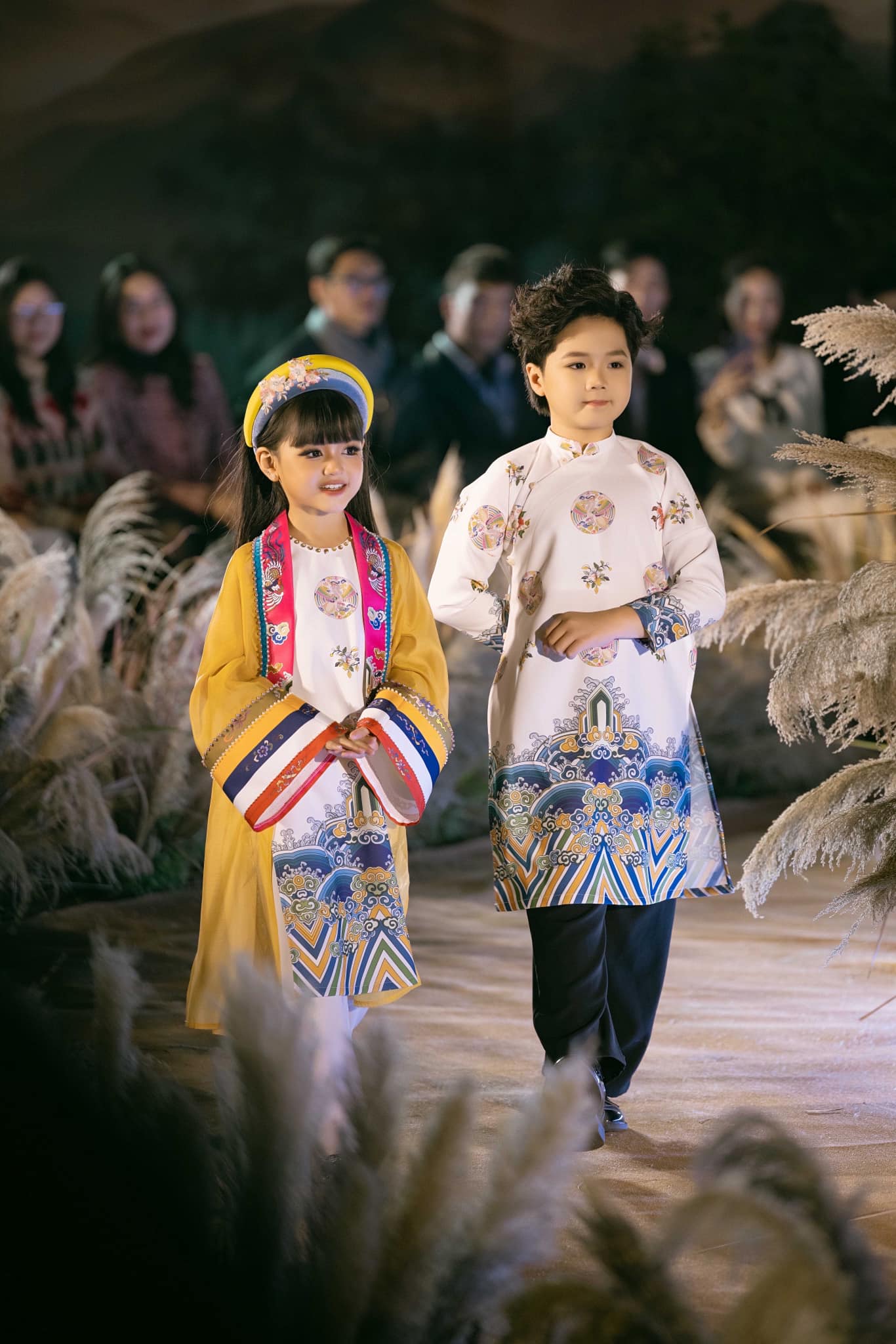 Sao nhí 2017 đắt show nhất Việt Nam hiện tại: Búp bê sống kiếm tiền cực đỉnh, 8 tuổi mua xe xịn quà khủng tặng mẹ- Ảnh 10.