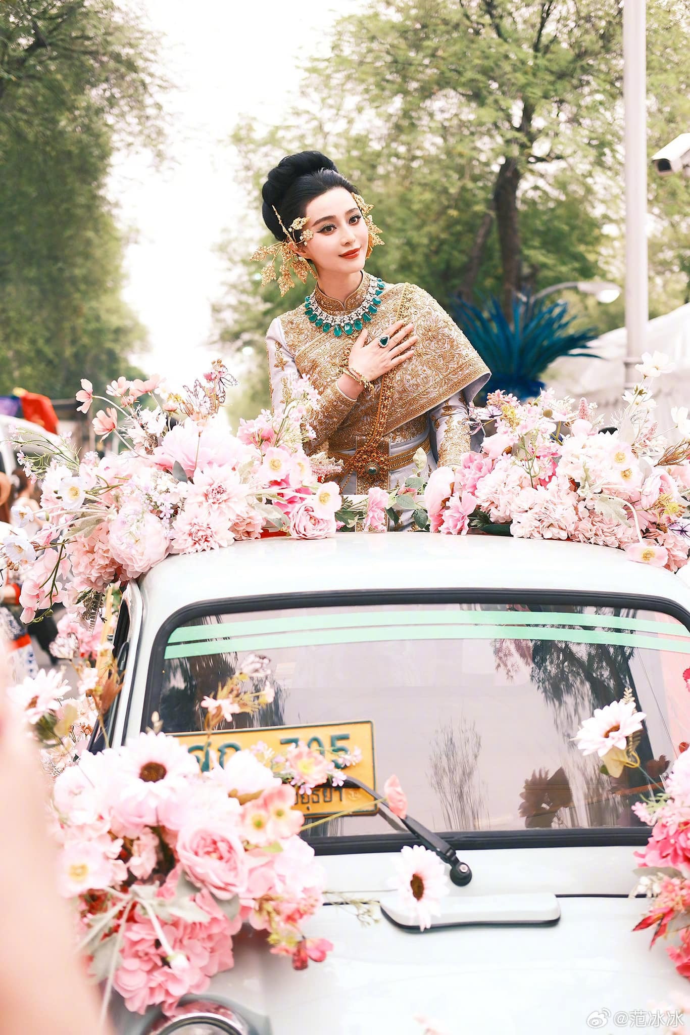 Phạm Băng Băng cũng có ngày này: Đi bán mỹ phẩm ở trung tâm thương mại, muốn gặp mặt phải chi 8 triệu!- Ảnh 4. Phạm Băng Băng cũng có ngày này: Đi bán mỹ phẩm ở trung tâm thương mại, muốn gặp mặt phải chi 8 triệu!- Ảnh 4.