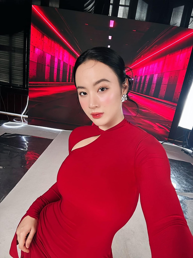 Đến lượt livestream bán hàng của Angela Phương Trinh gây dậy sóng- Ảnh 2.