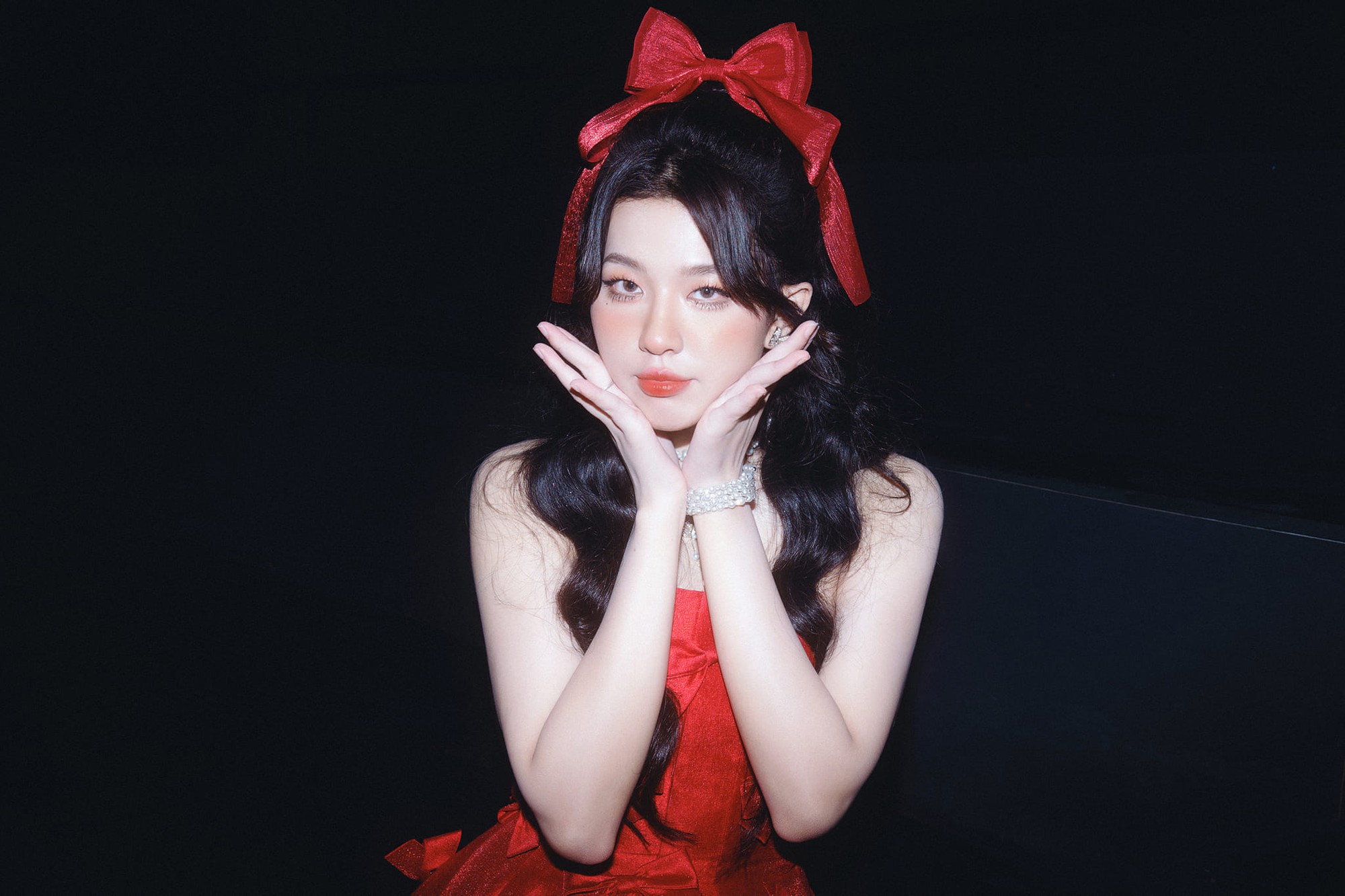 Clip hot: Mỹ nhân Việt đẹp chấn động trên thảm đỏ LHP quốc tế Tokyo, chỉ 1 nụ cười mà khiến vạn vật đều nở hoa- Ảnh 5. Clip hot: Mỹ nhân Việt đẹp chấn động trên thảm đỏ LHP quốc tế Tokyo, chỉ 1 nụ cười mà khiến vạn vật đều nở hoa- Ảnh 5.