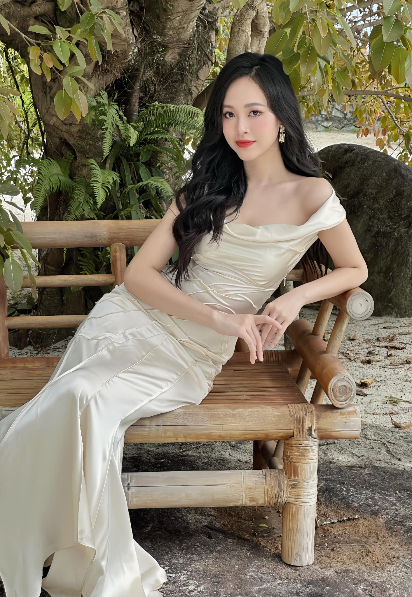 Á hậu Trịnh Thuỳ Linh dạo này: Ở ẩn 6 tháng, lộ loạt