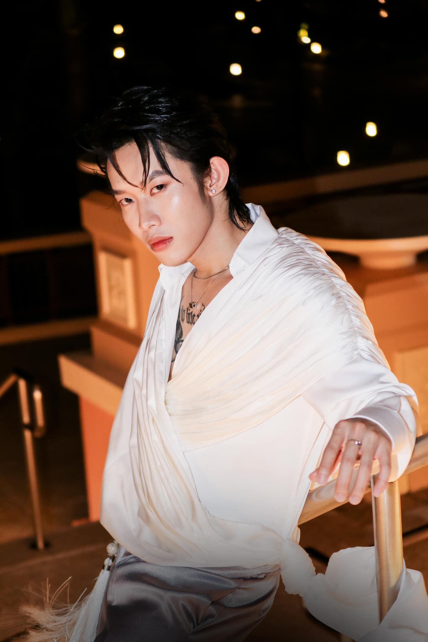 Sao nam Vbiz và tiểu thư gia thế khủng nghi hẹn hò bí mật: Gây tranh cãi bởi hình xăm đôi và