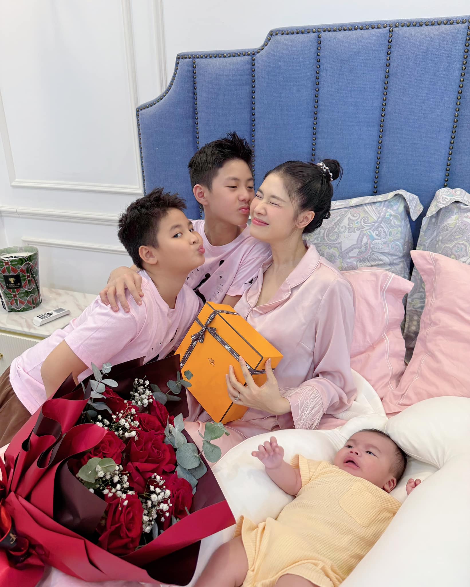 Cậu ấm của Vbiz: Bố mẹ sở hữu chuỗi BĐS khủng từ Việt Nam tới nước ngoài, có thành tích học tập đáng nể- Ảnh 6. Cậu ấm của Vbiz: Bố mẹ sở hữu chuỗi BĐS khủng từ Việt Nam tới nước ngoài, có thành tích học tập đáng nể- Ảnh 6.