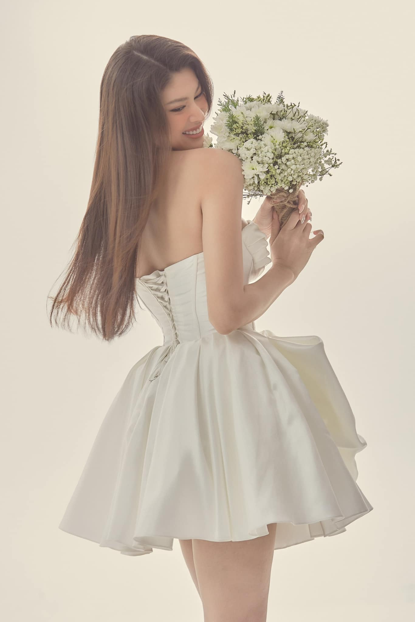 Thêm 1 Á hậu Sen Vàng được gả làm dâu nhà hào môn?- Ảnh 1.