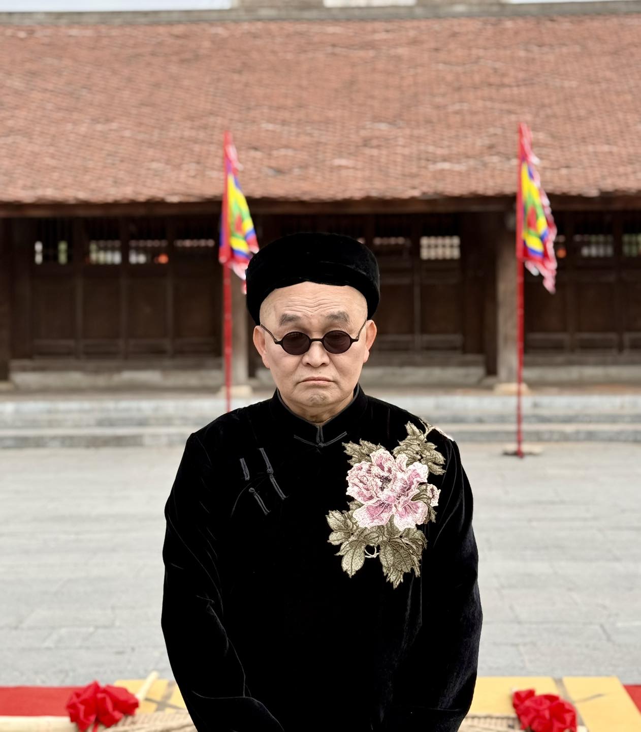 NSƯT Xuân Hinh than thở gì với Hòa Minzy?- Ảnh 4. NSƯT Xuân Hinh than thở gì với Hòa Minzy?- Ảnh 4.