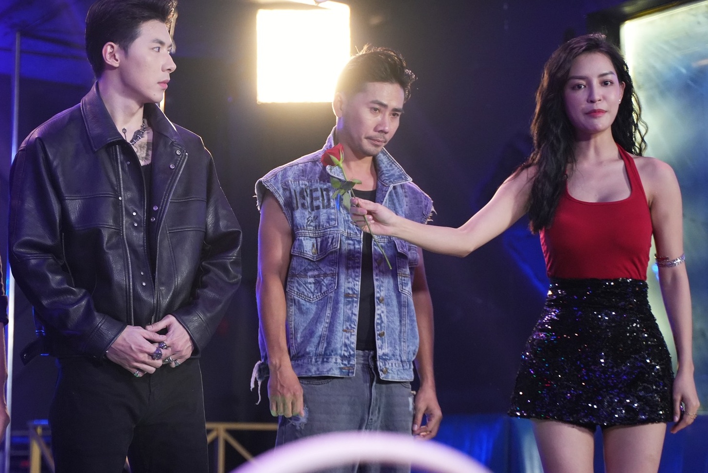 Phim ngập cảnh 18+ lên sóng, nữ chính vừa xuất hiện khán giả