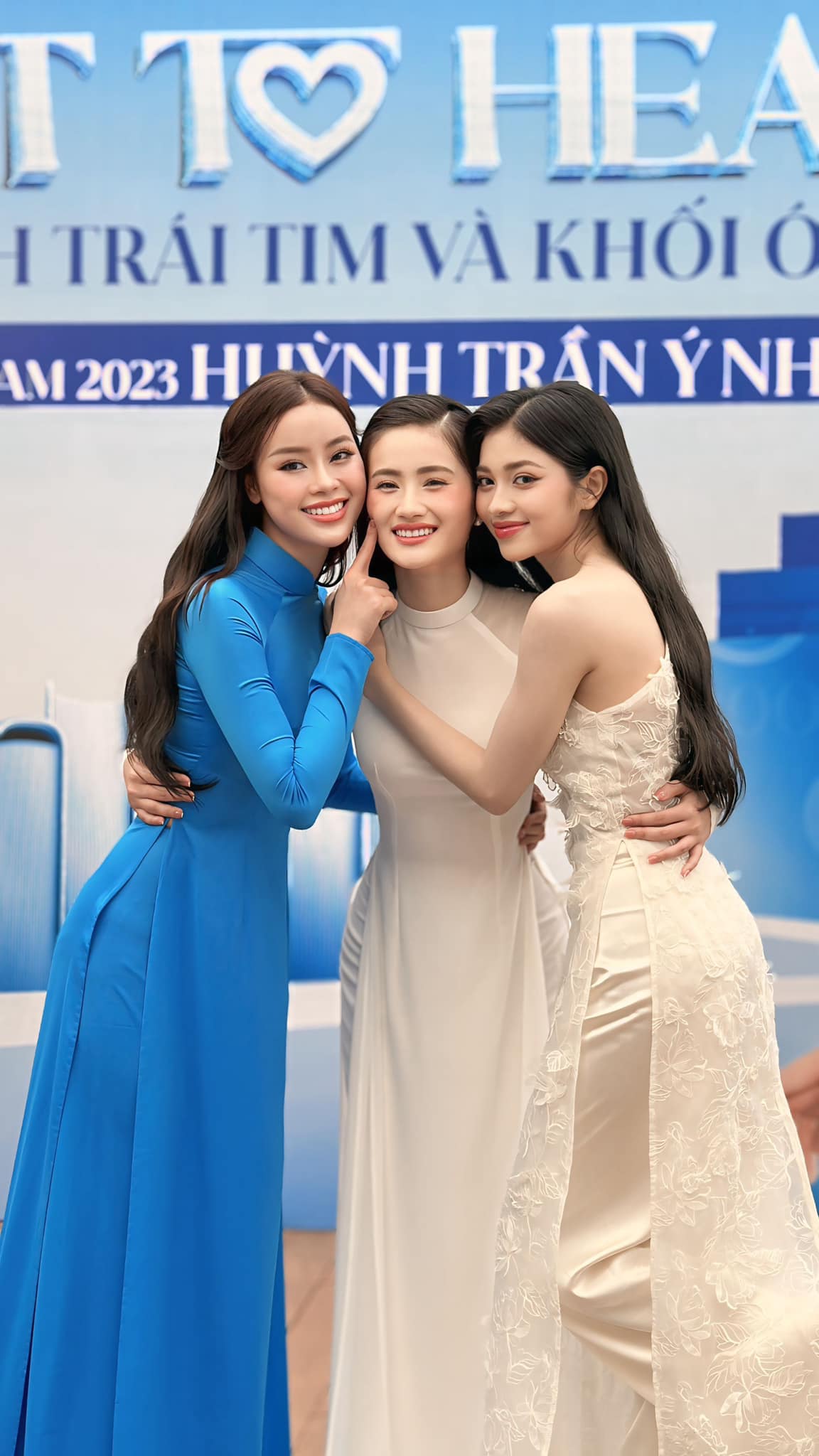 Các người đẹp Việt, đừng tưởng bắt chước Kỳ Duyên là dễ!- Ảnh 2. Các người đẹp Việt, đừng tưởng bắt chước Kỳ Duyên là dễ!- Ảnh 2.