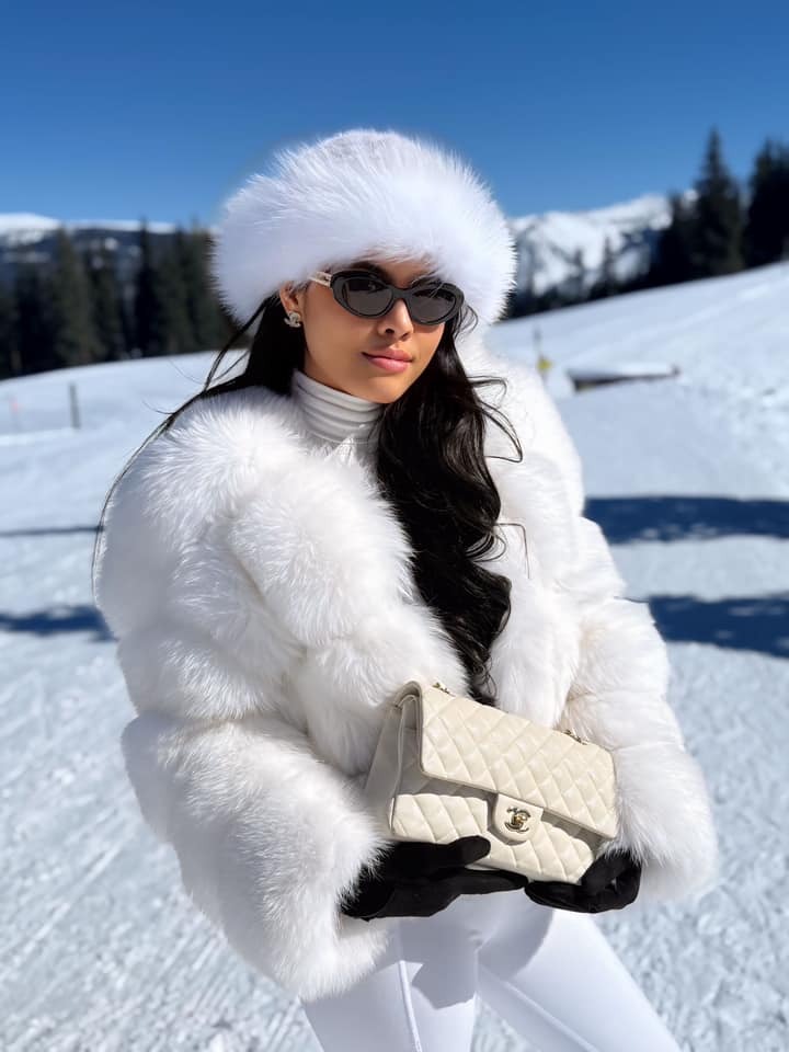 Á hậu Vbiz bị nghi mập mờ chuyện đỗ Harvard, từng nhận