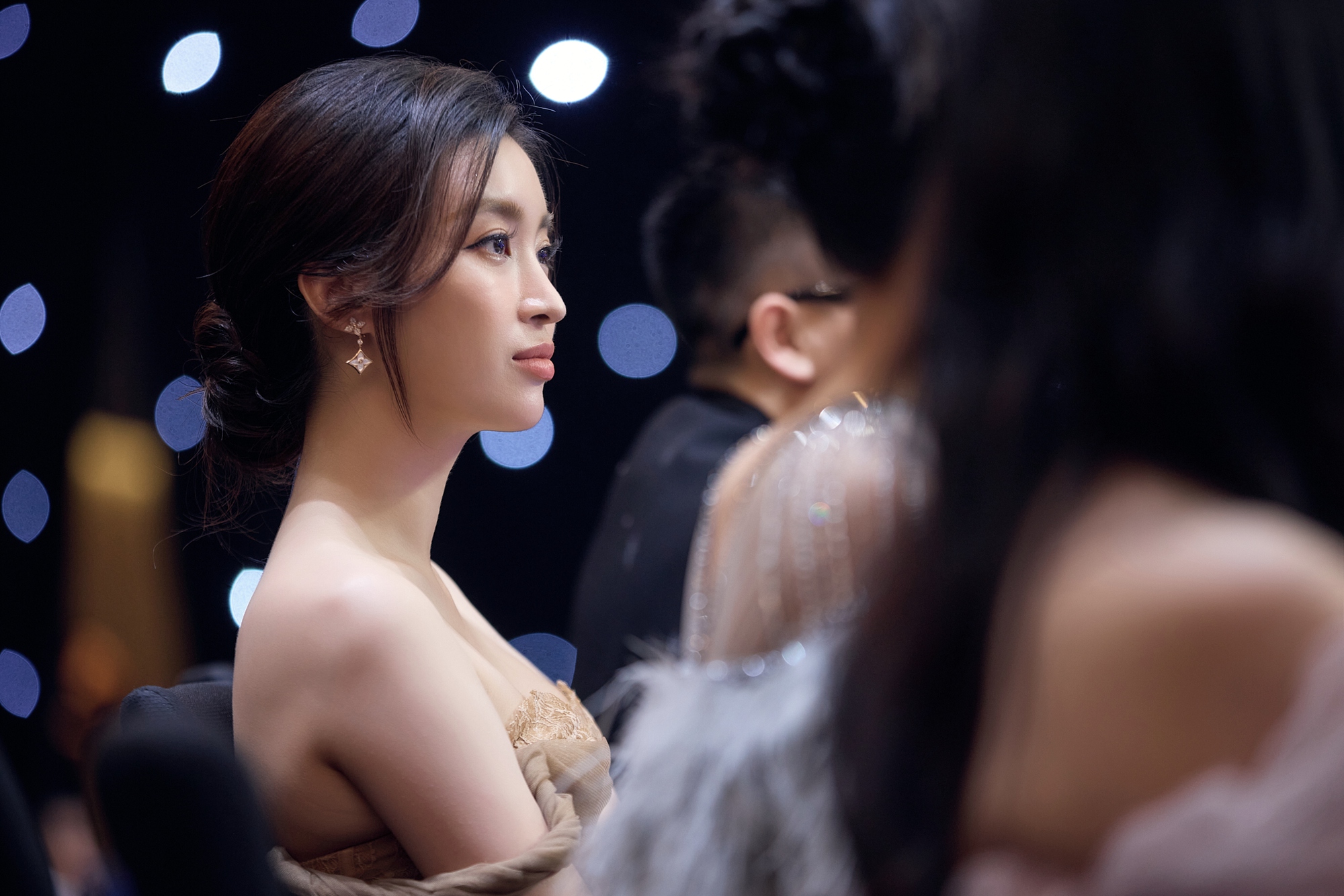 48219334111915452523273495339568401313605960n-17544899764841562984061-1754498369791-17544983703731680633402 "Nàng hậu nghèo nhất showbiz" trở thành con dâu của gia tộc giàu có và quyền lực top đầu Việt Nam: Sống kín tiếng và khéo léo, có sự nghiệp riêng 48219334111915452523273495339568401313605960n 17544899764841562984061 1754498369791 17544983703731680633402