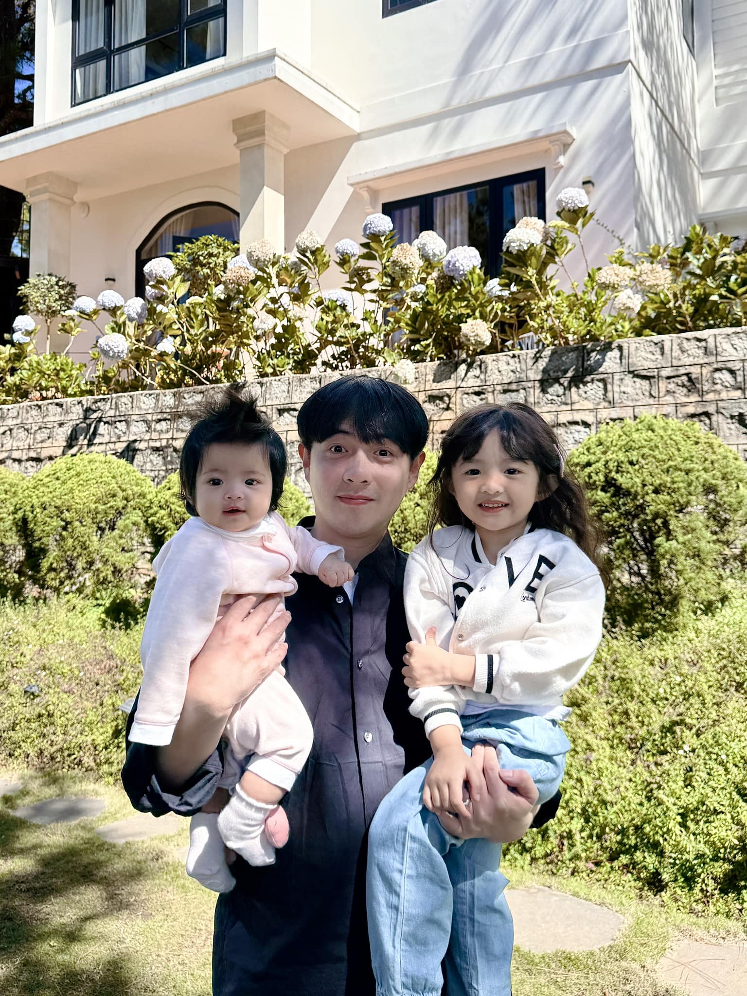 2 tiểu thư chính hiệu của Vbiz: Bố là thiếu gia tập đoàn nhựa giàu nức tiếng, mẹ là ca sĩ top đầu- Ảnh 5.