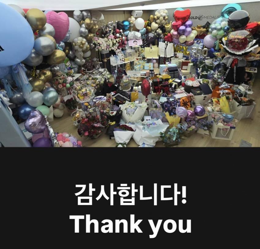 Livestream lùm xùm Kim Soo Hyun ngày 5: Mẹ Kim Sae Ron lo sợ nam diễn viên có lựa chọn cực đoan, đọc tâm thư tha thiết 1 nguyện vọng- Ảnh 9. Livestream lùm xùm Kim Soo Hyun ngày 5: Mẹ Kim Sae Ron lo sợ nam diễn viên có lựa chọn cực đoan, đọc tâm thư tha thiết 1 nguyện vọng- Ảnh 9.