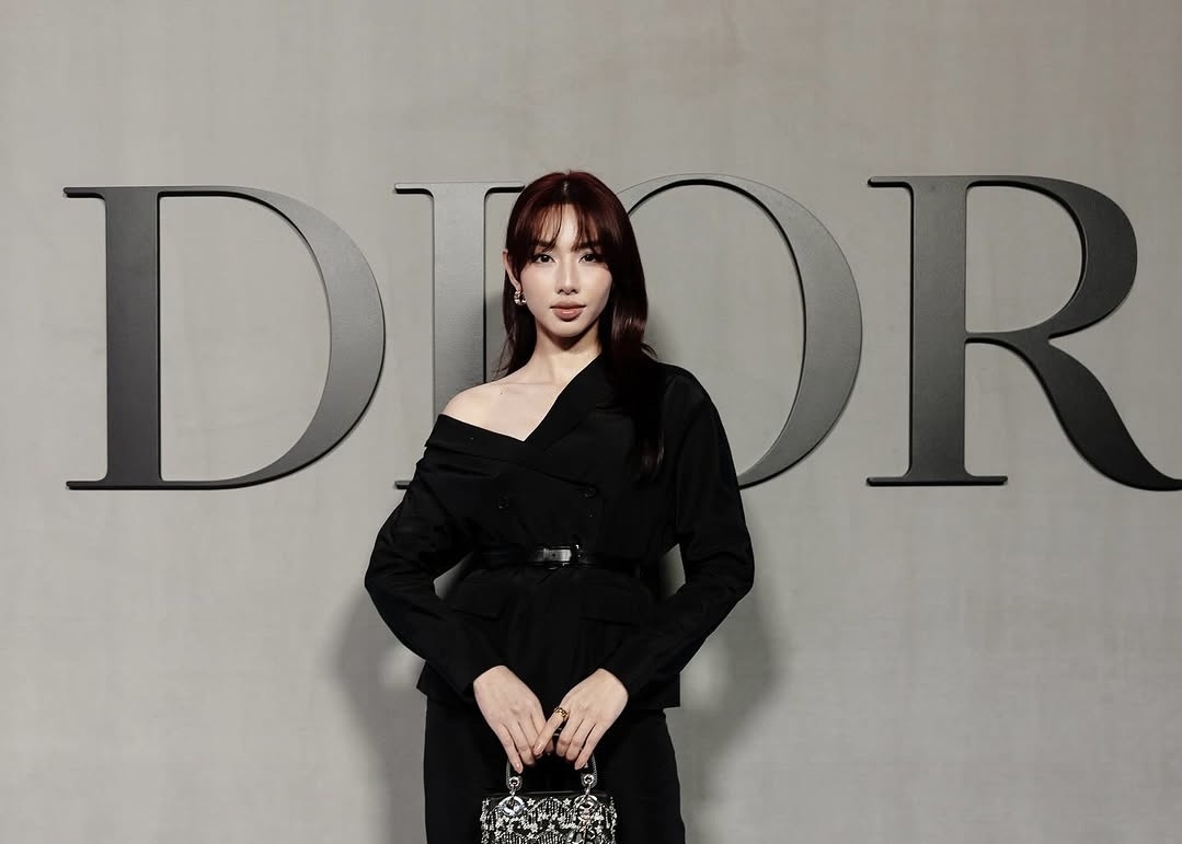 Hoa hậu Thuỳ Tiên bị bắt, hợp đồng đền bù ra sao?- Ảnh 2.